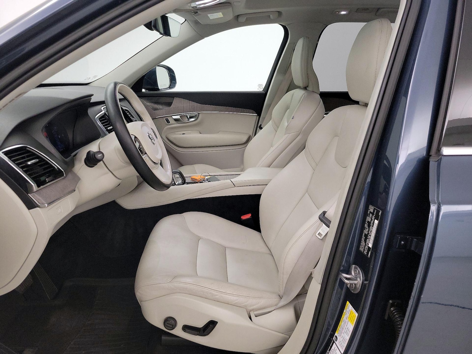 2023 Volvo XC90 Plus - Photo 12