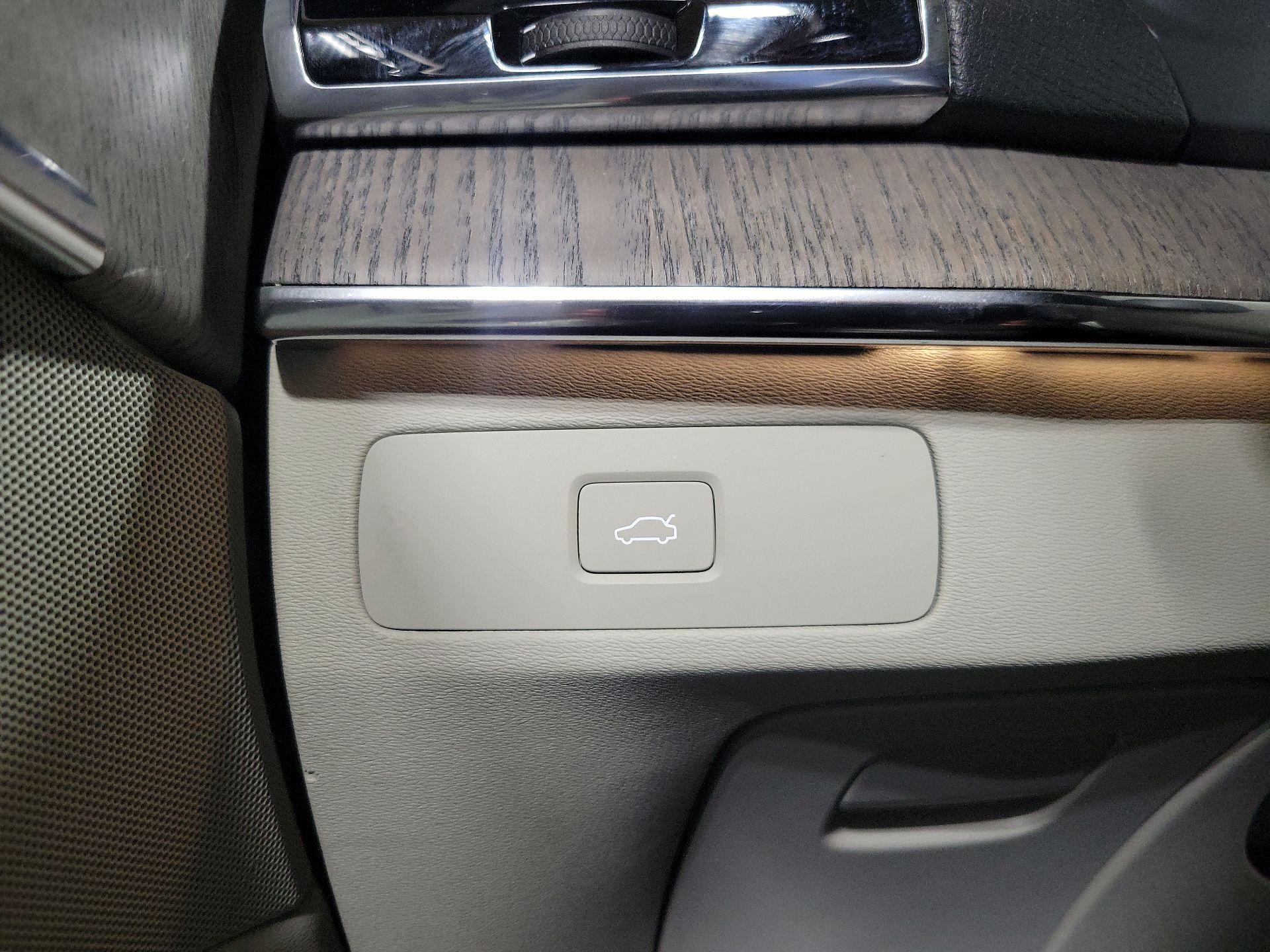 Thumbnail: 2023 Volvo XC90 - 13
