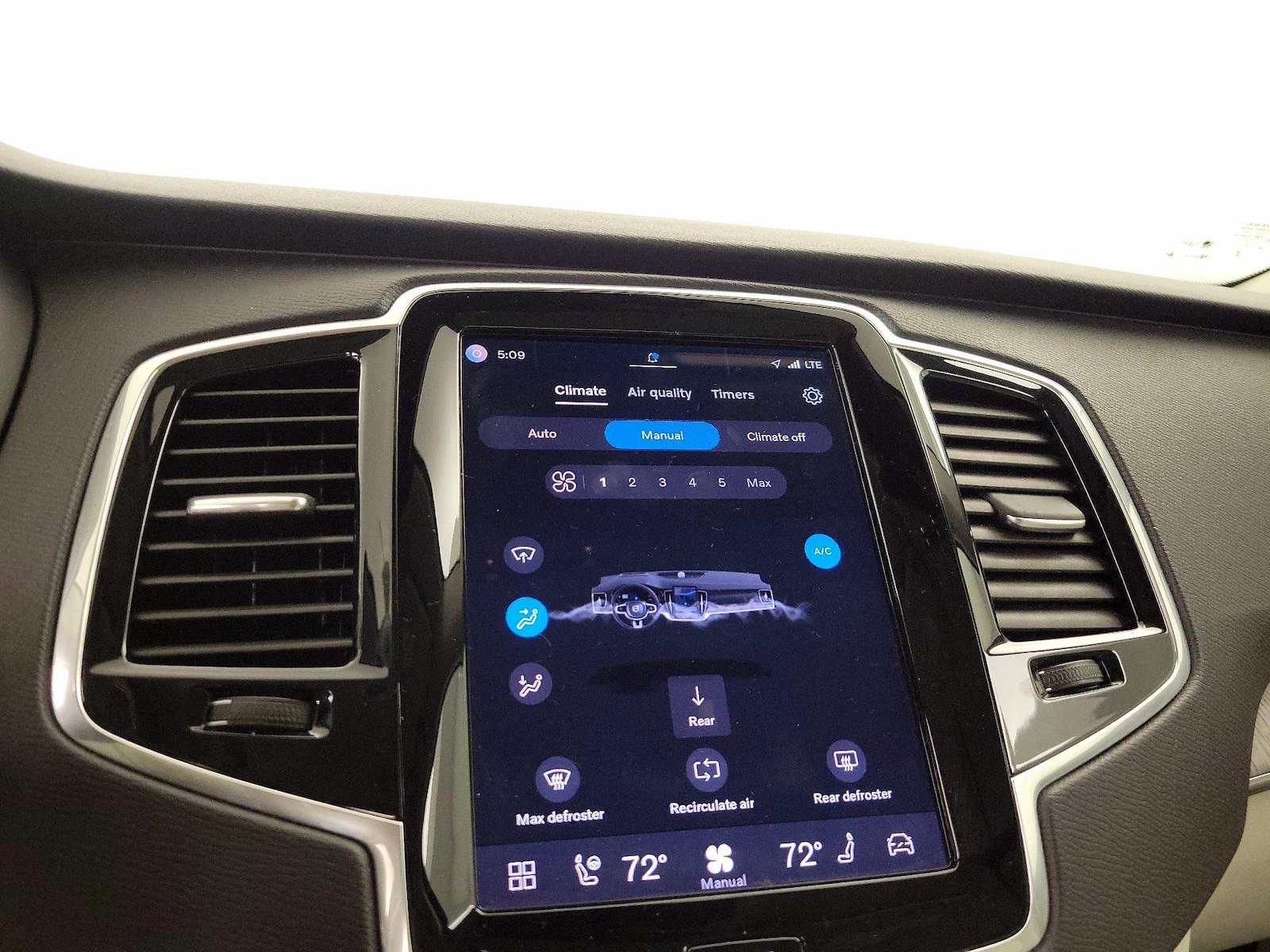 2023 Volvo XC90 Plus - Photo 18