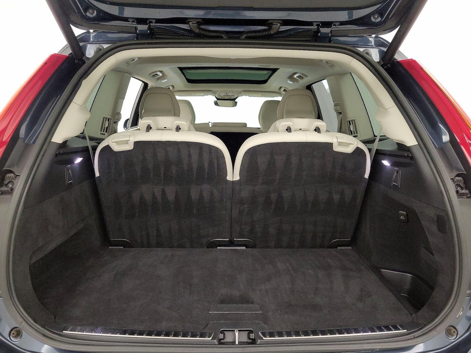 2023 Volvo XC90 Plus - Photo 23