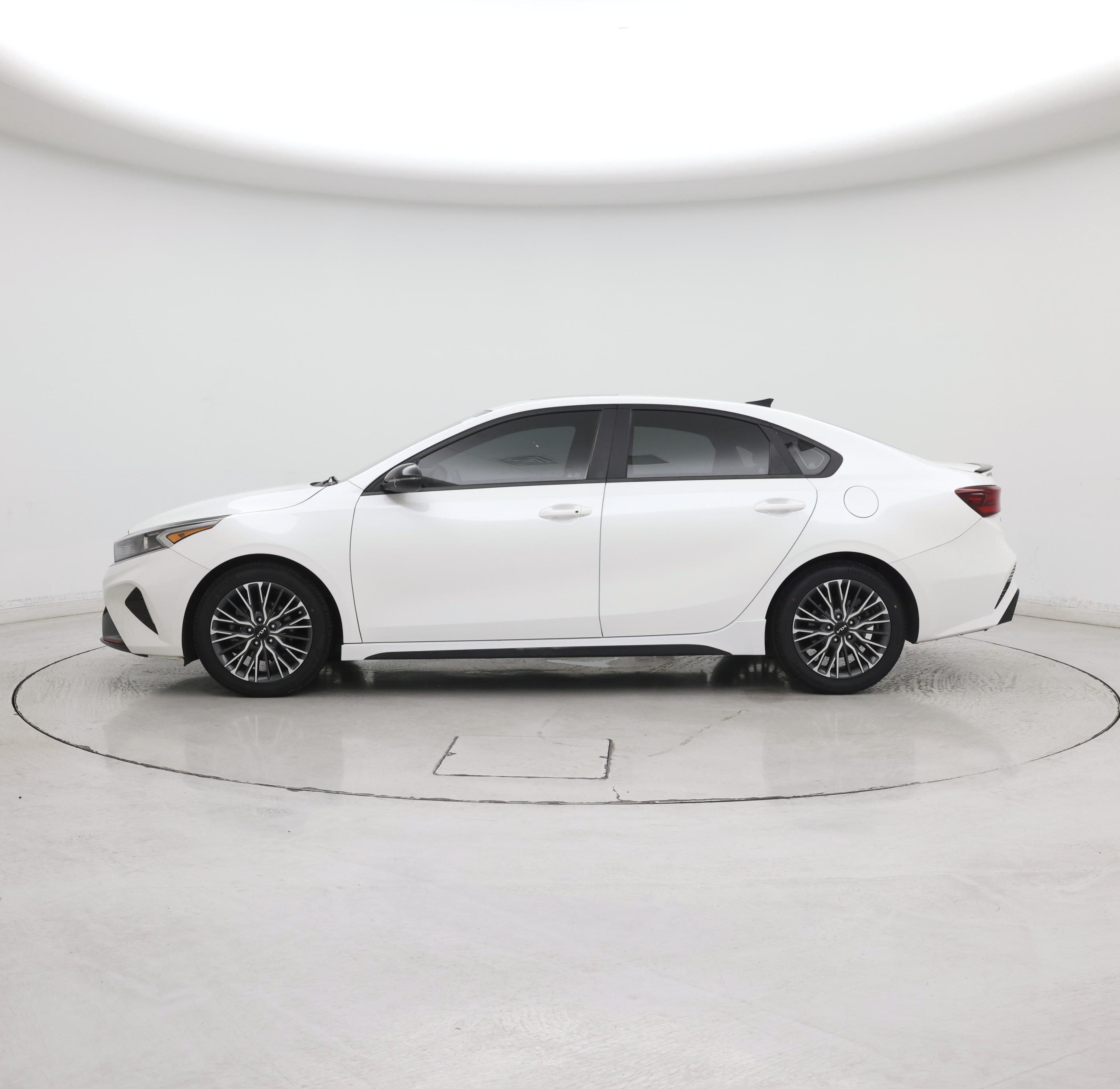 Thumbnail: 2024 Kia Forte - 3