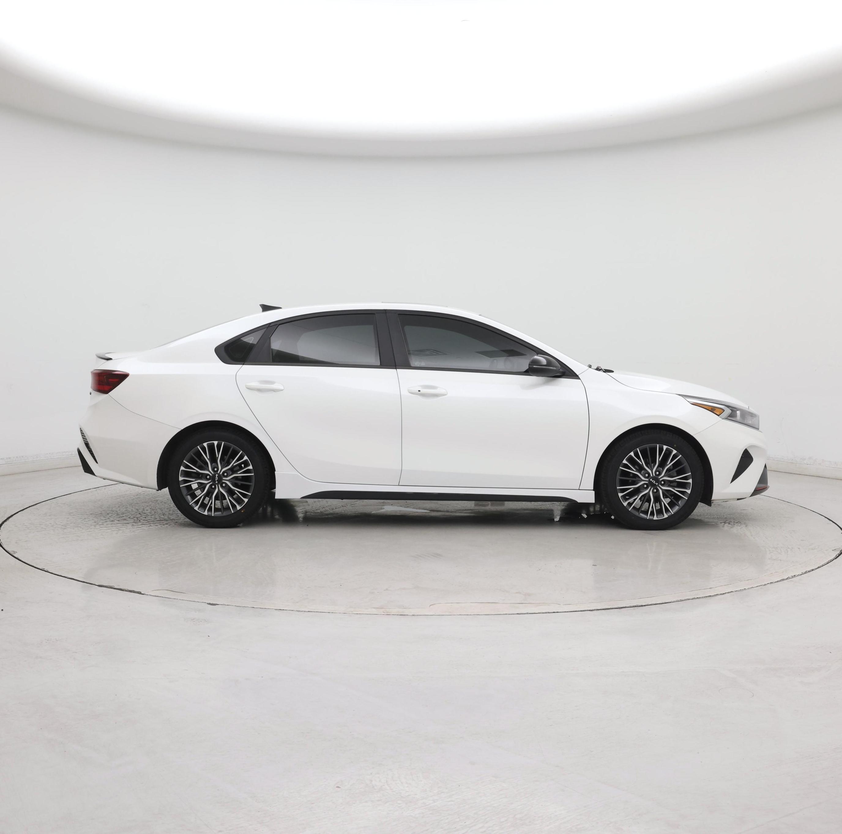 Thumbnail: 2024 Kia Forte - 7