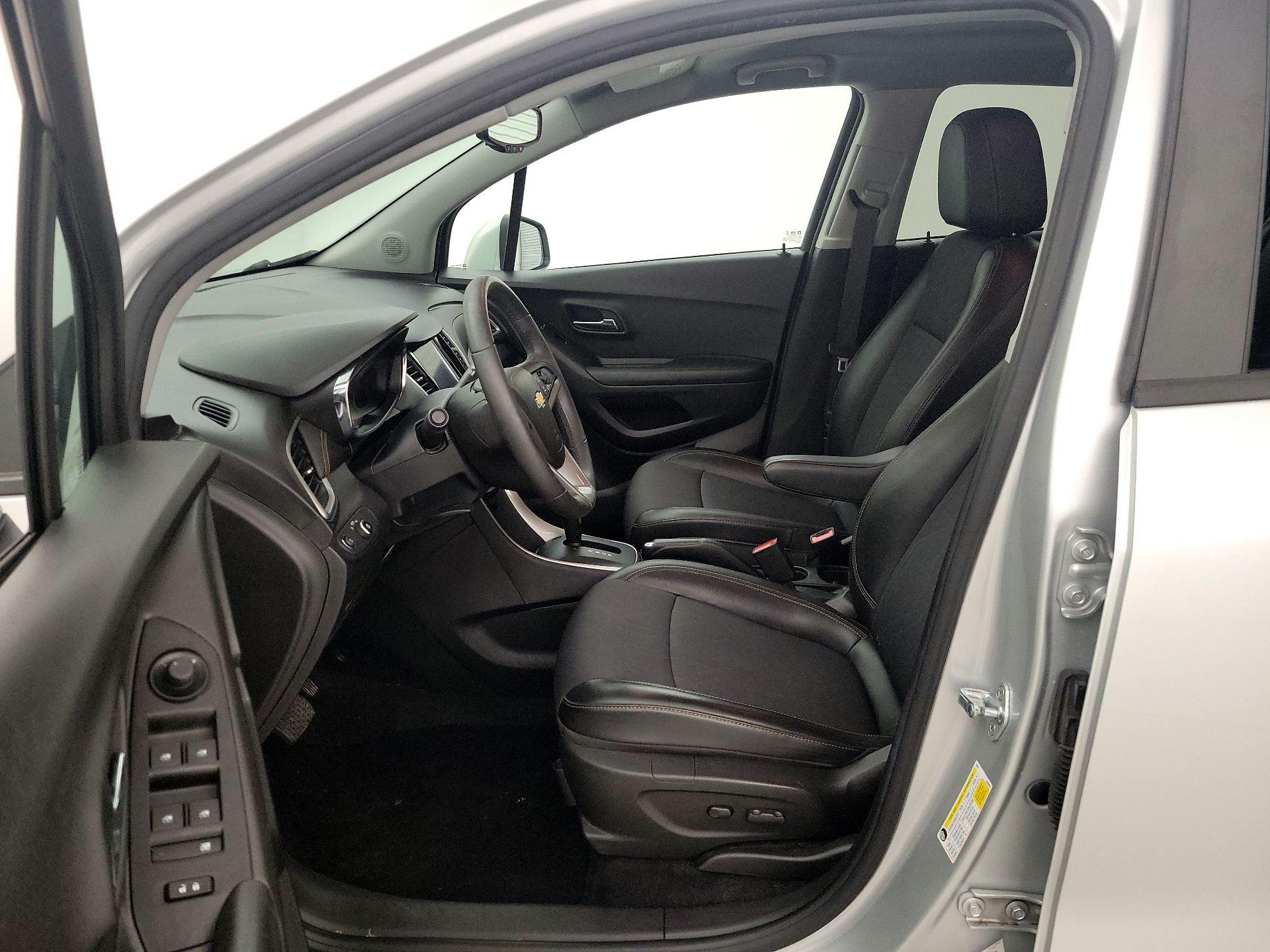 Thumbnail: 2021 Chevrolet Trax - 11