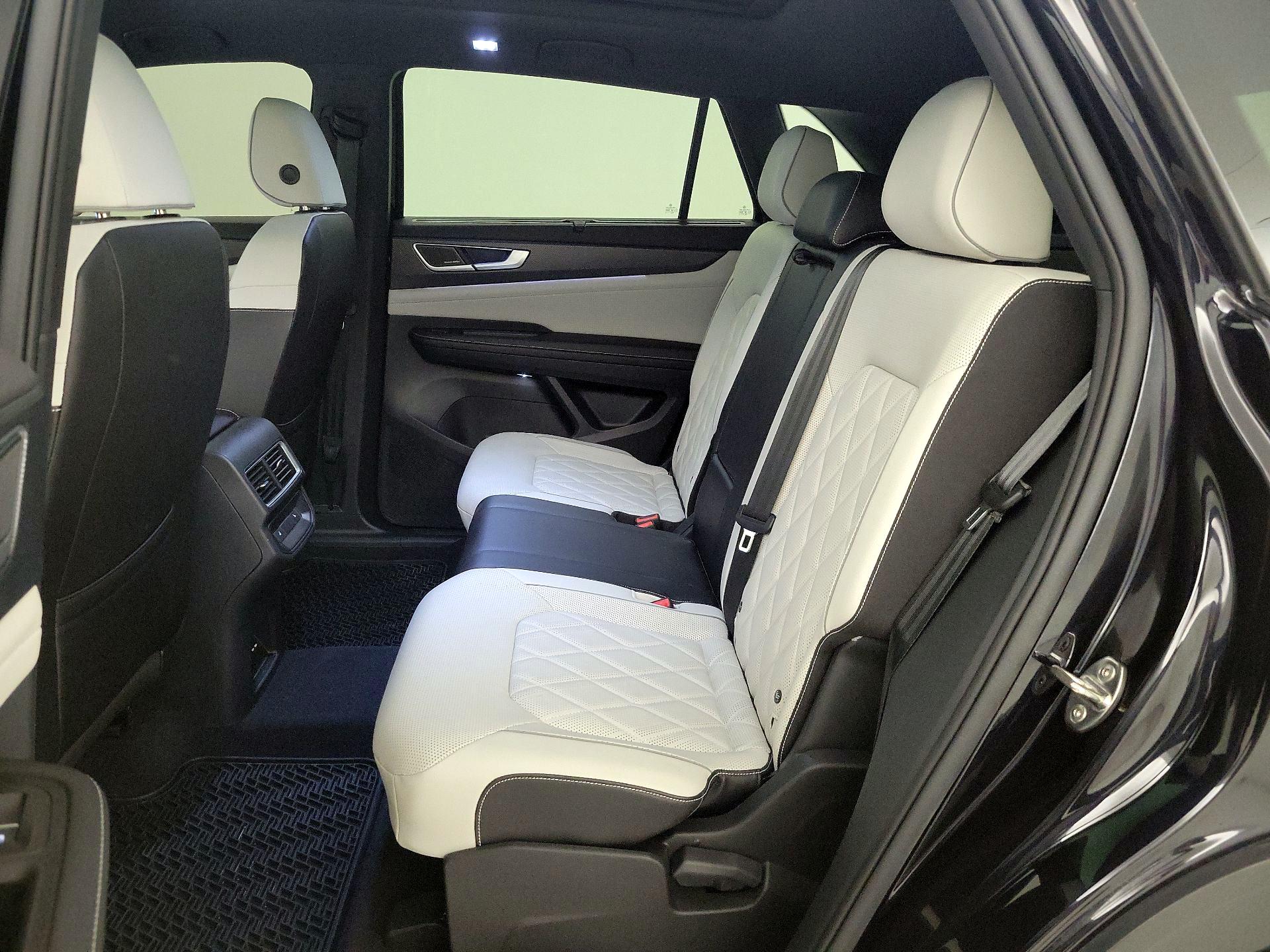 Thumbnail: 2024 Volkswagen Atlas - 20
