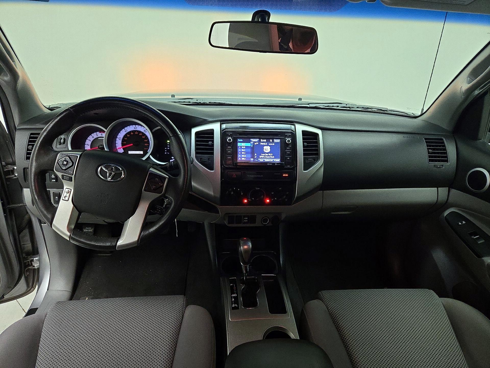 Thumbnail: 2015 Toyota Tacoma - 9