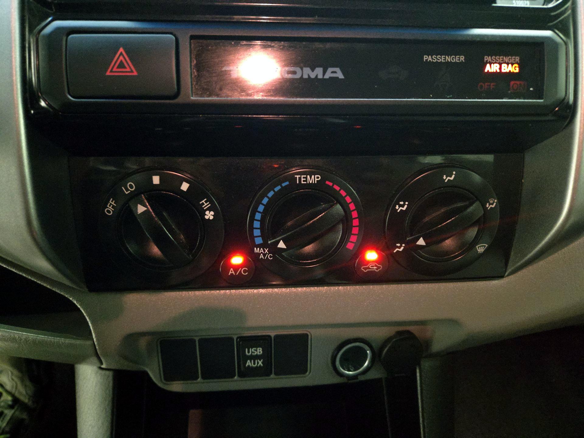 Thumbnail: 2015 Toyota Tacoma - 17