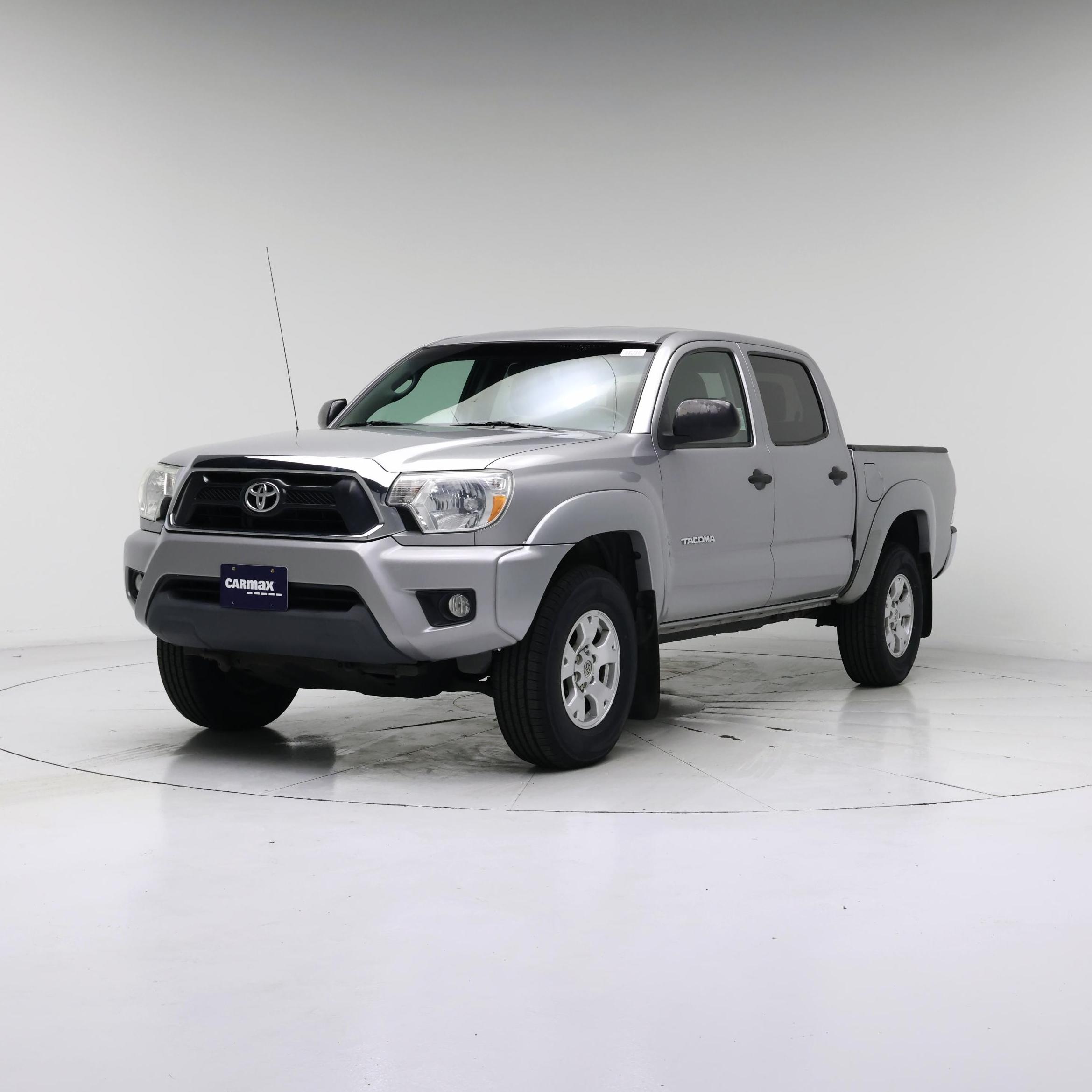 Thumbnail: 2015 Toyota Tacoma - 4
