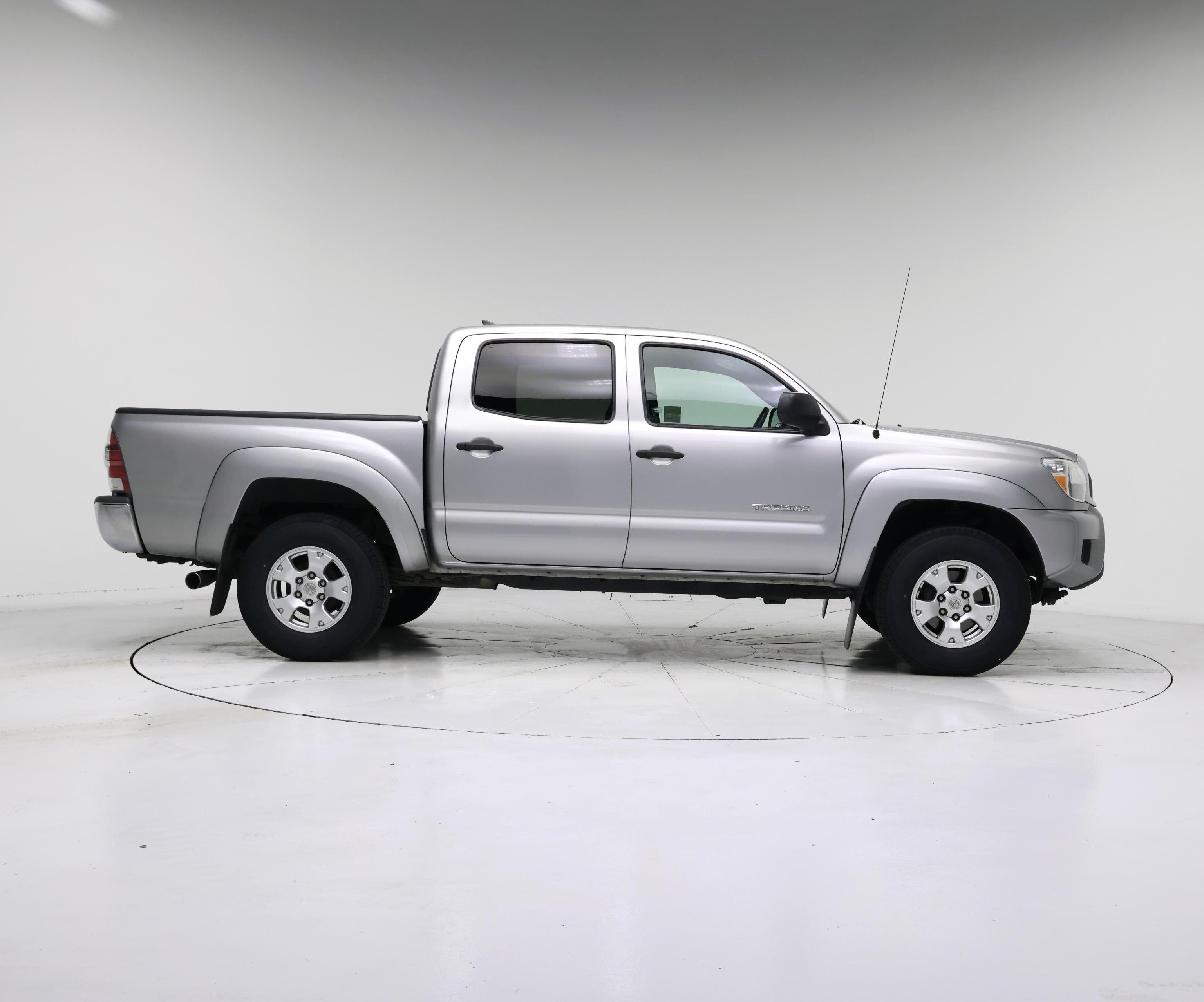 Thumbnail: 2015 Toyota Tacoma - 7