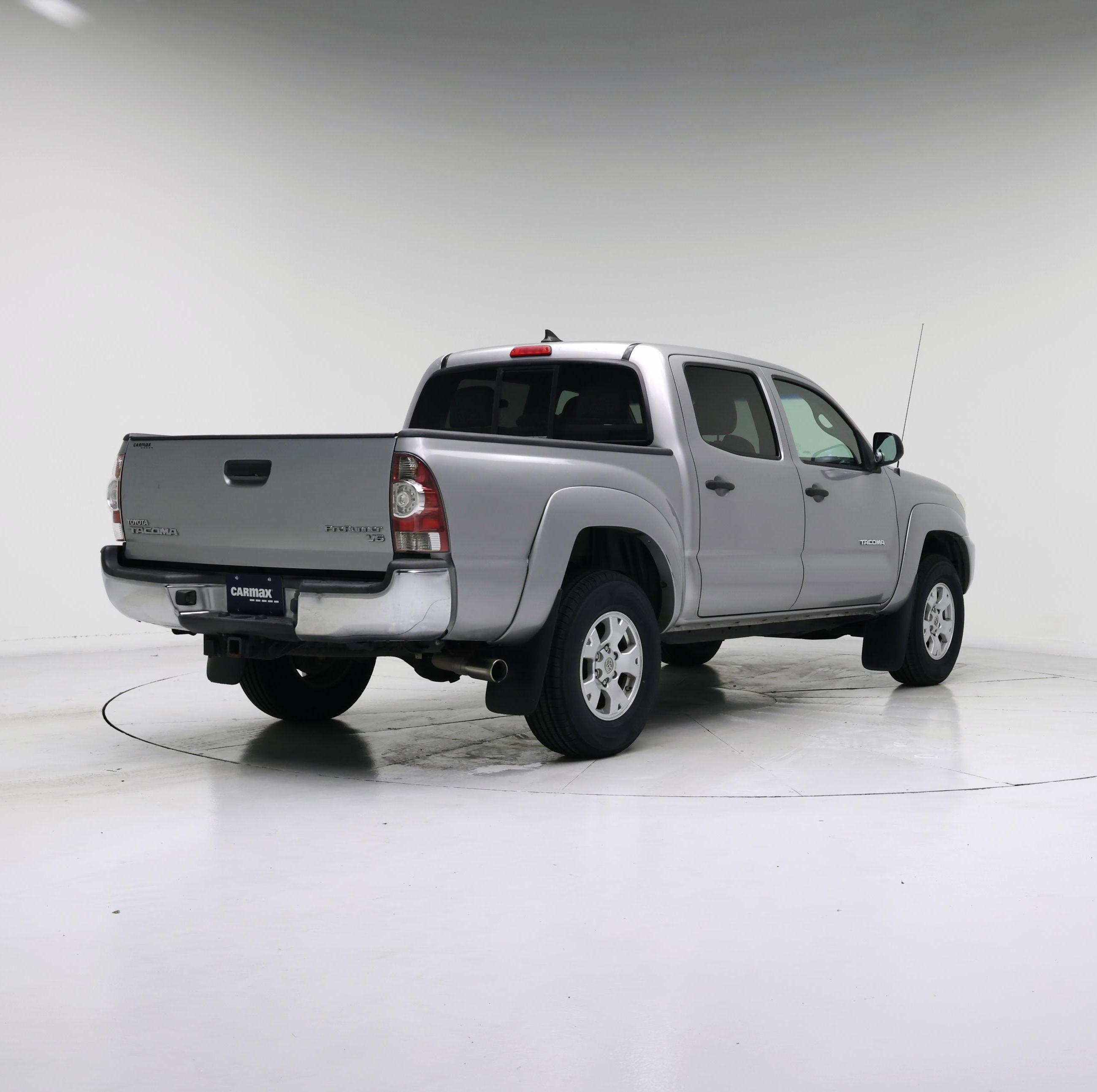 Thumbnail: 2015 Toyota Tacoma - 8