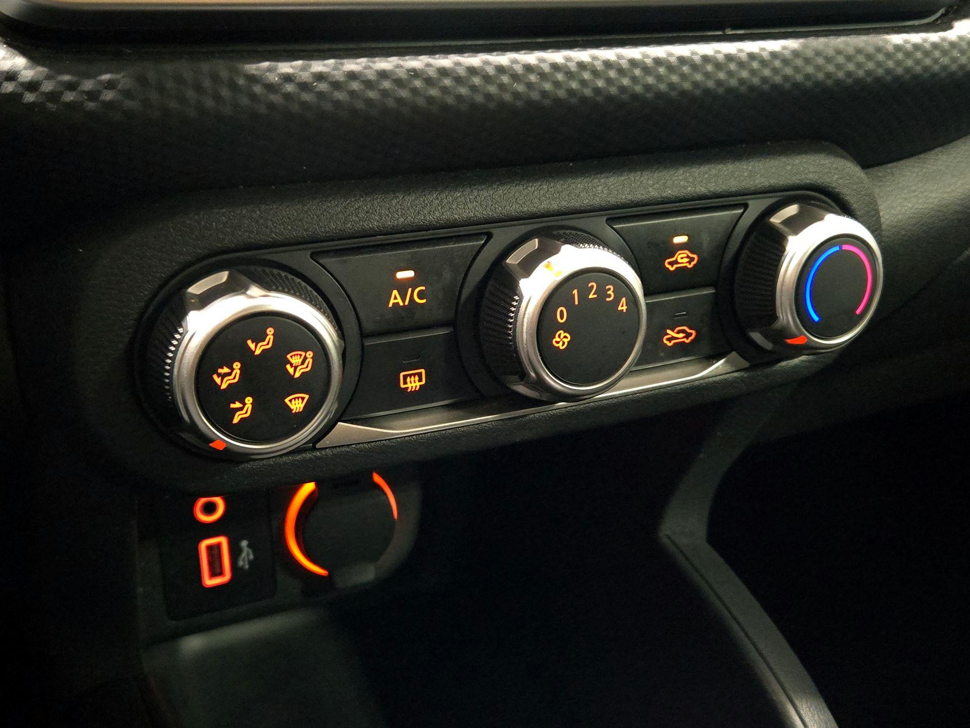 Thumbnail: 2021 Nissan Kicks - 16