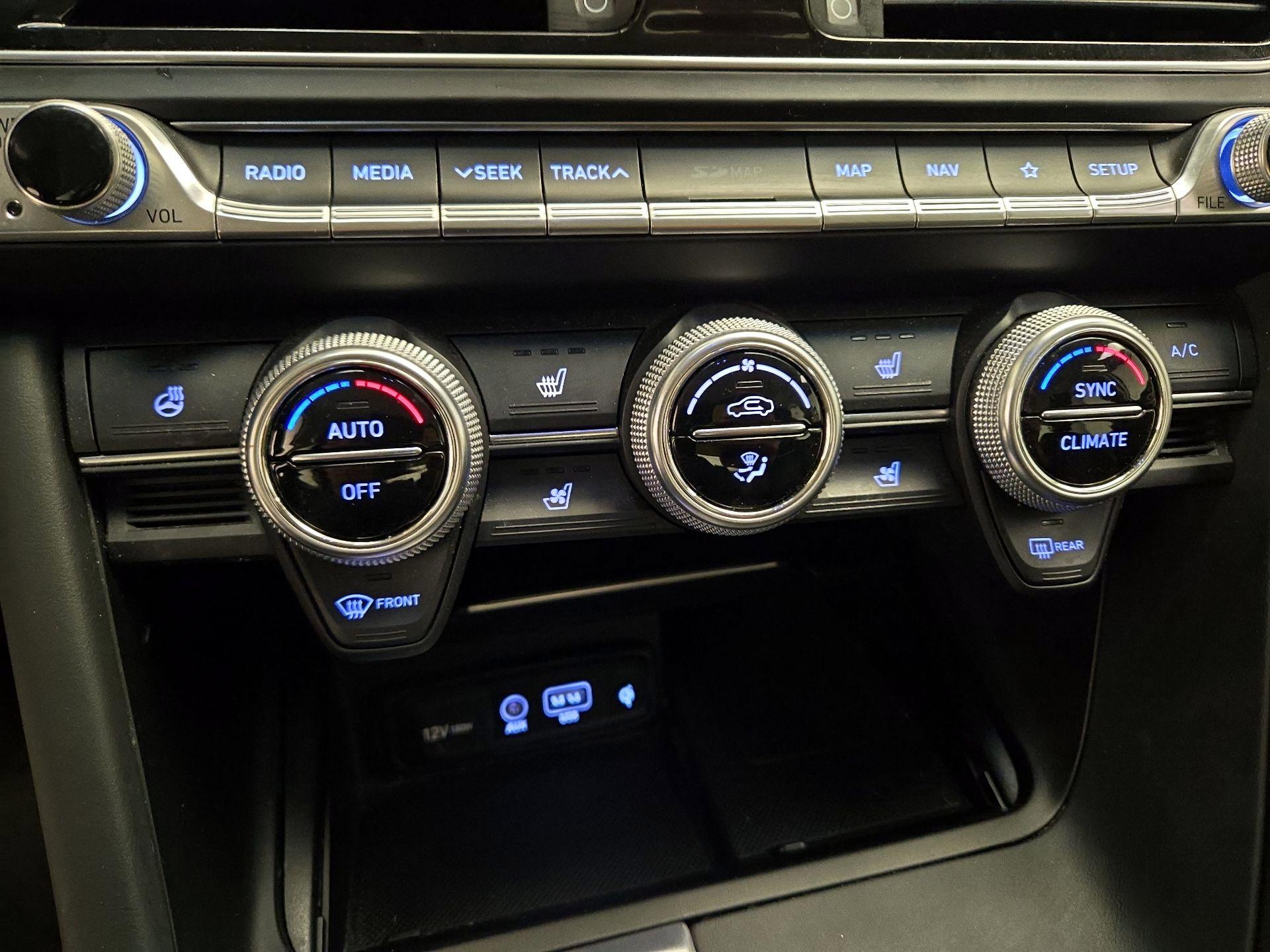Thumbnail: 2020 Genesis G70 - 17