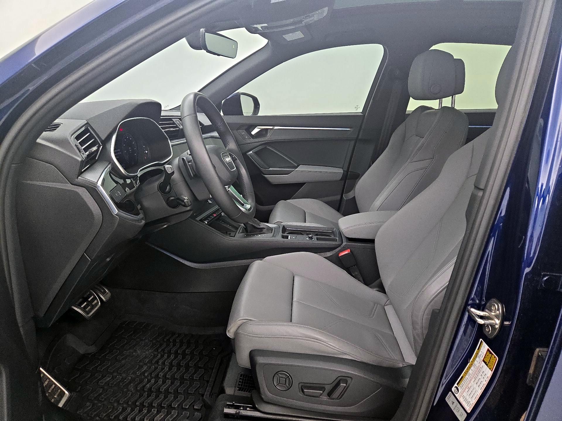 Thumbnail: 2024 Audi Q3 - 11