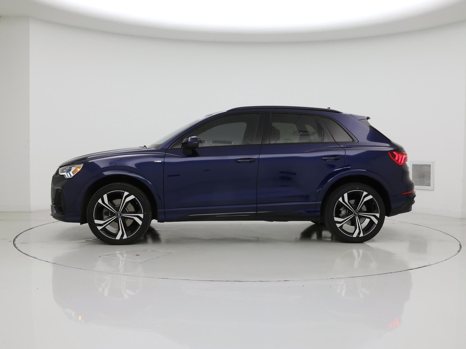 2024 Audi Q3 S Line Premium Plus - Photo 4