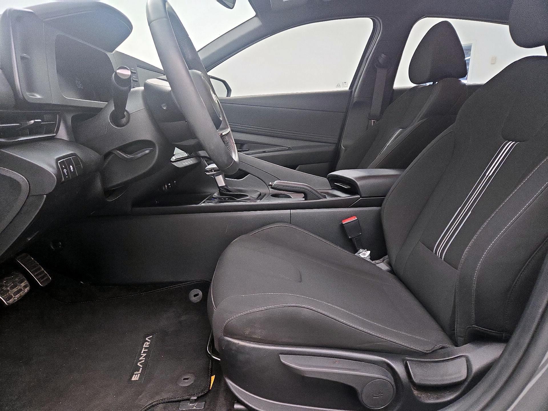 Thumbnail: 2025 Hyundai Elantra - 11