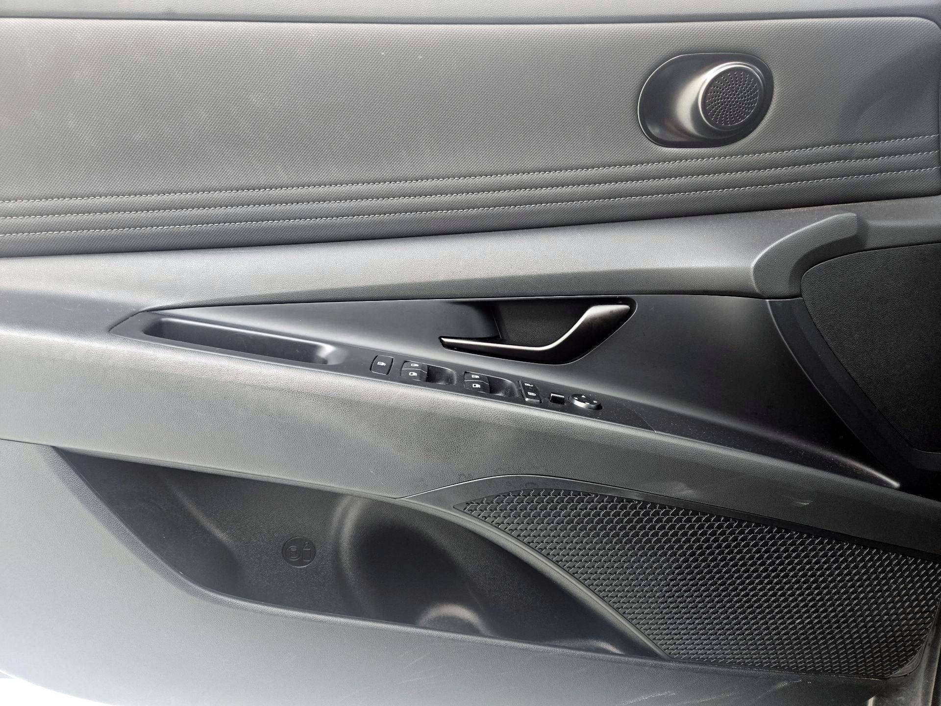 Thumbnail: 2025 Hyundai Elantra - 12