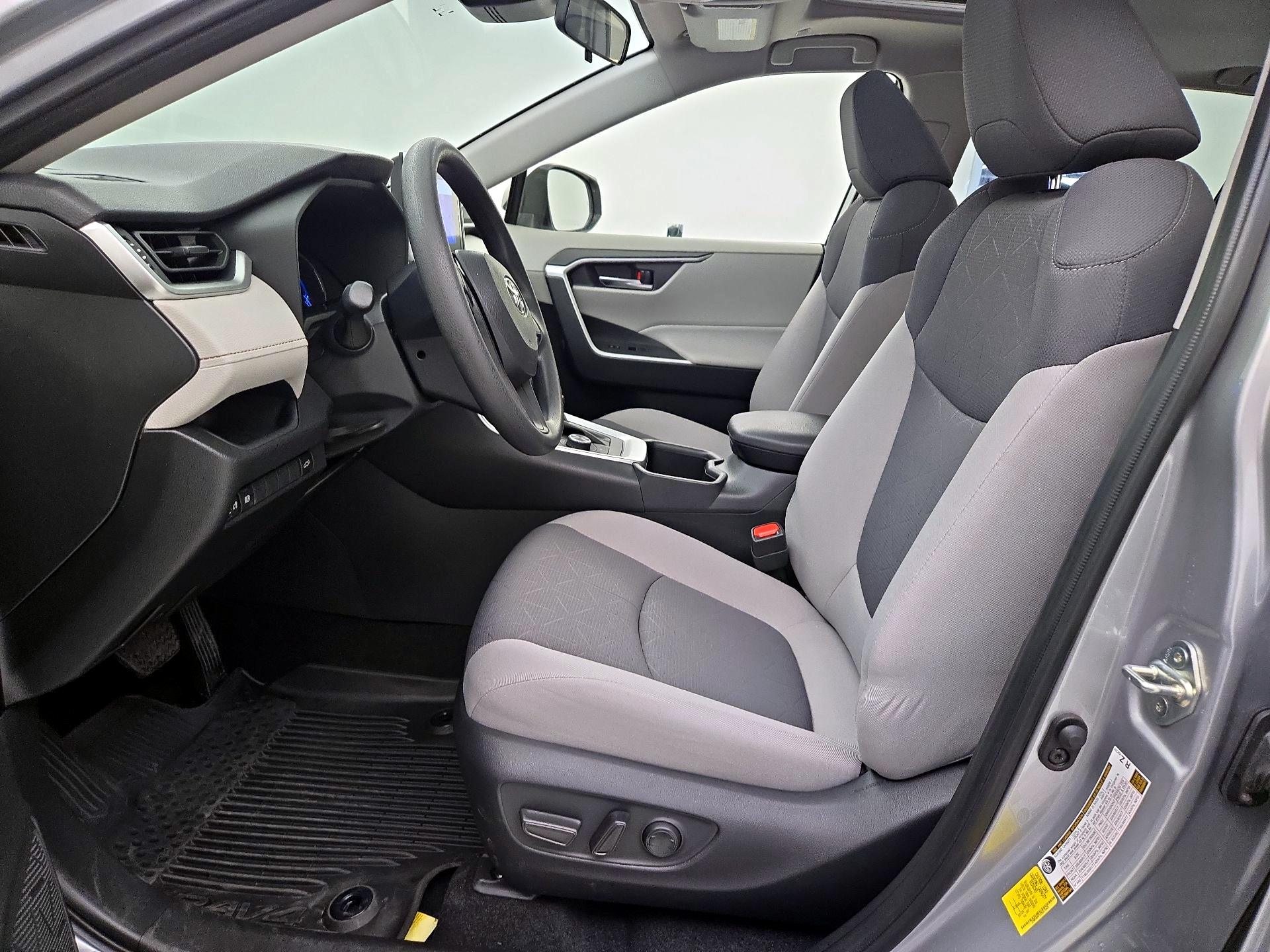 Thumbnail: 2025 Toyota RAV4 - 11
