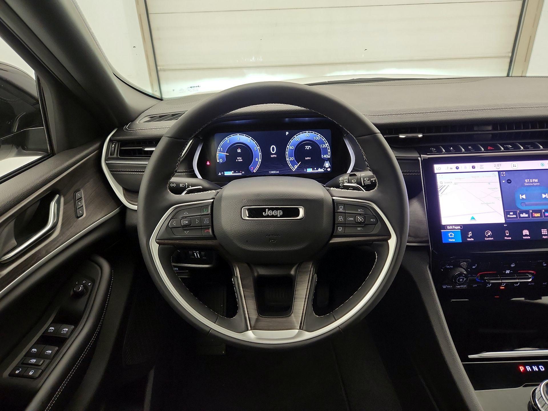 Thumbnail: 2025 Jeep Grand Cherokee - 10