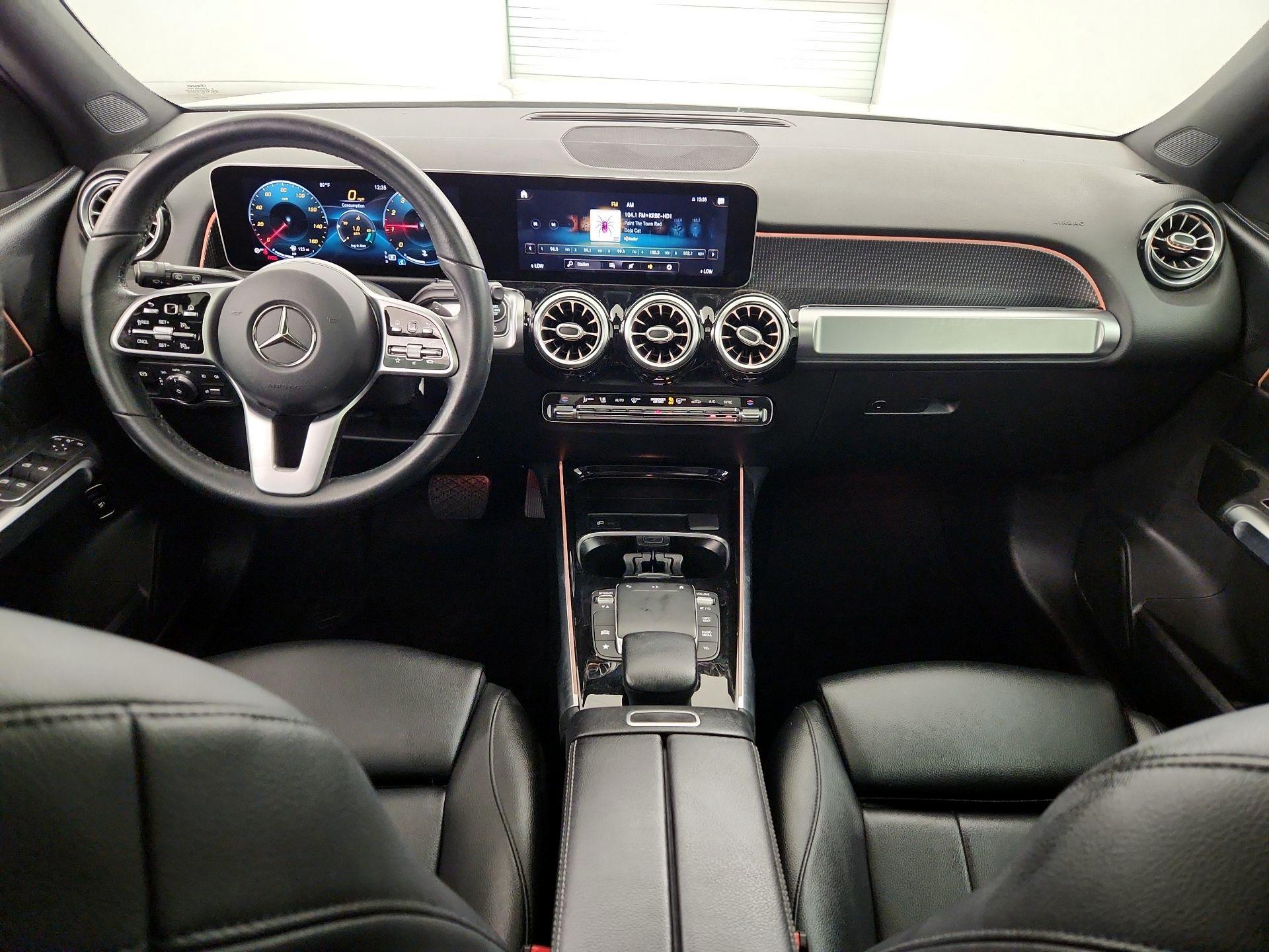 Thumbnail: 2021 Mercedes-Benz GLB - 9