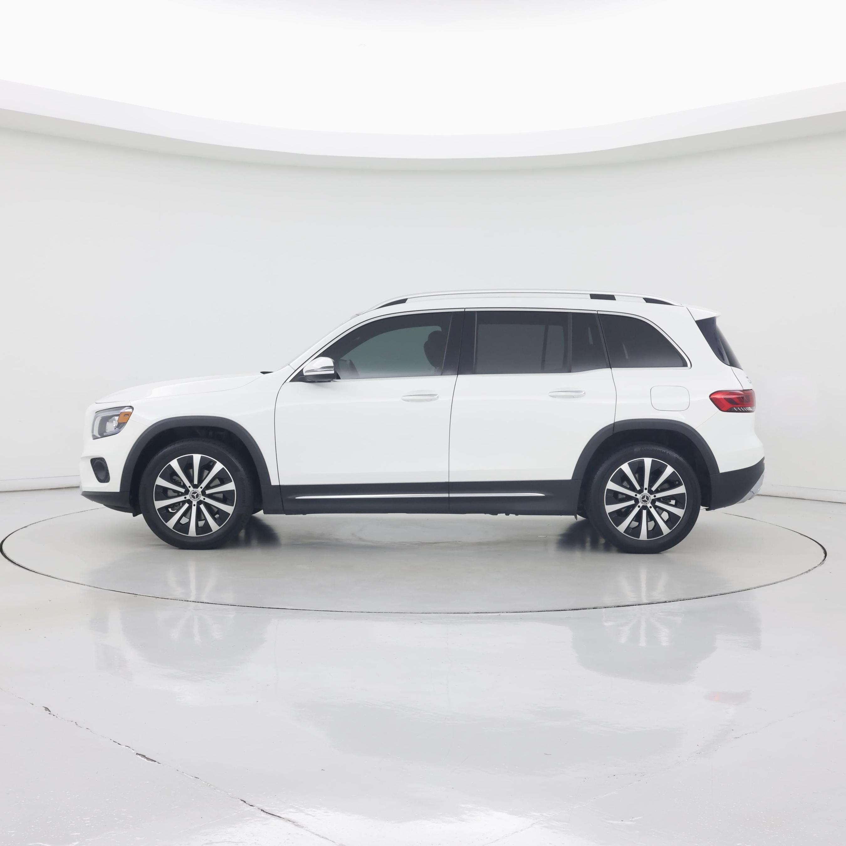 Thumbnail: 2021 Mercedes-Benz GLB - 3