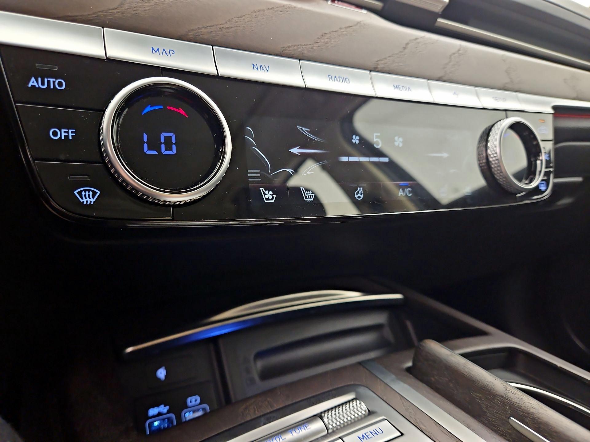 Thumbnail: 2021 Genesis G80 - 17