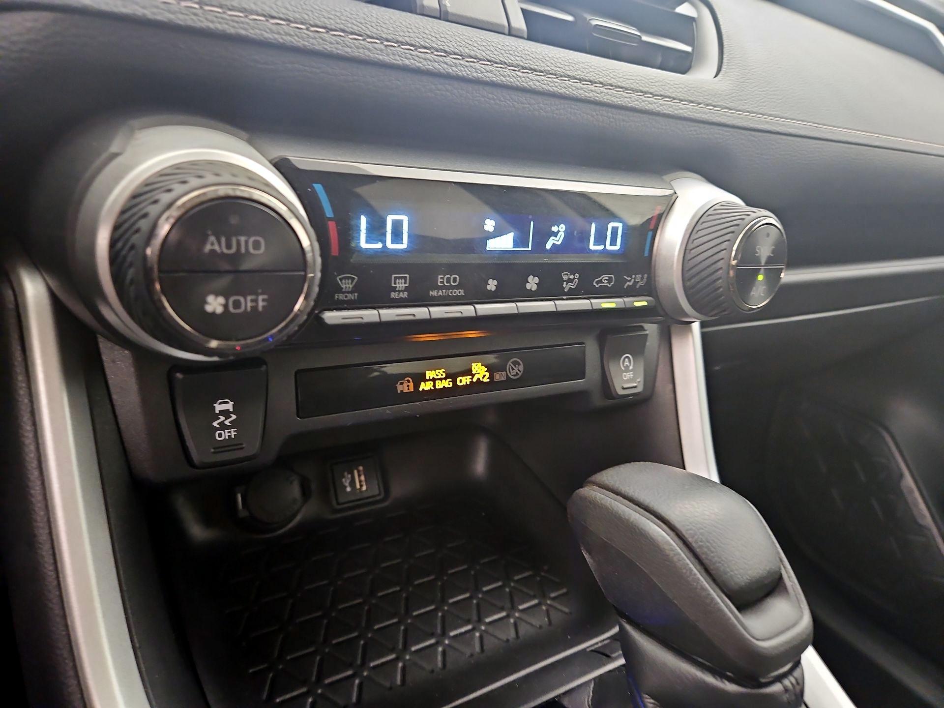 Thumbnail: 2024 Toyota RAV4 - 17
