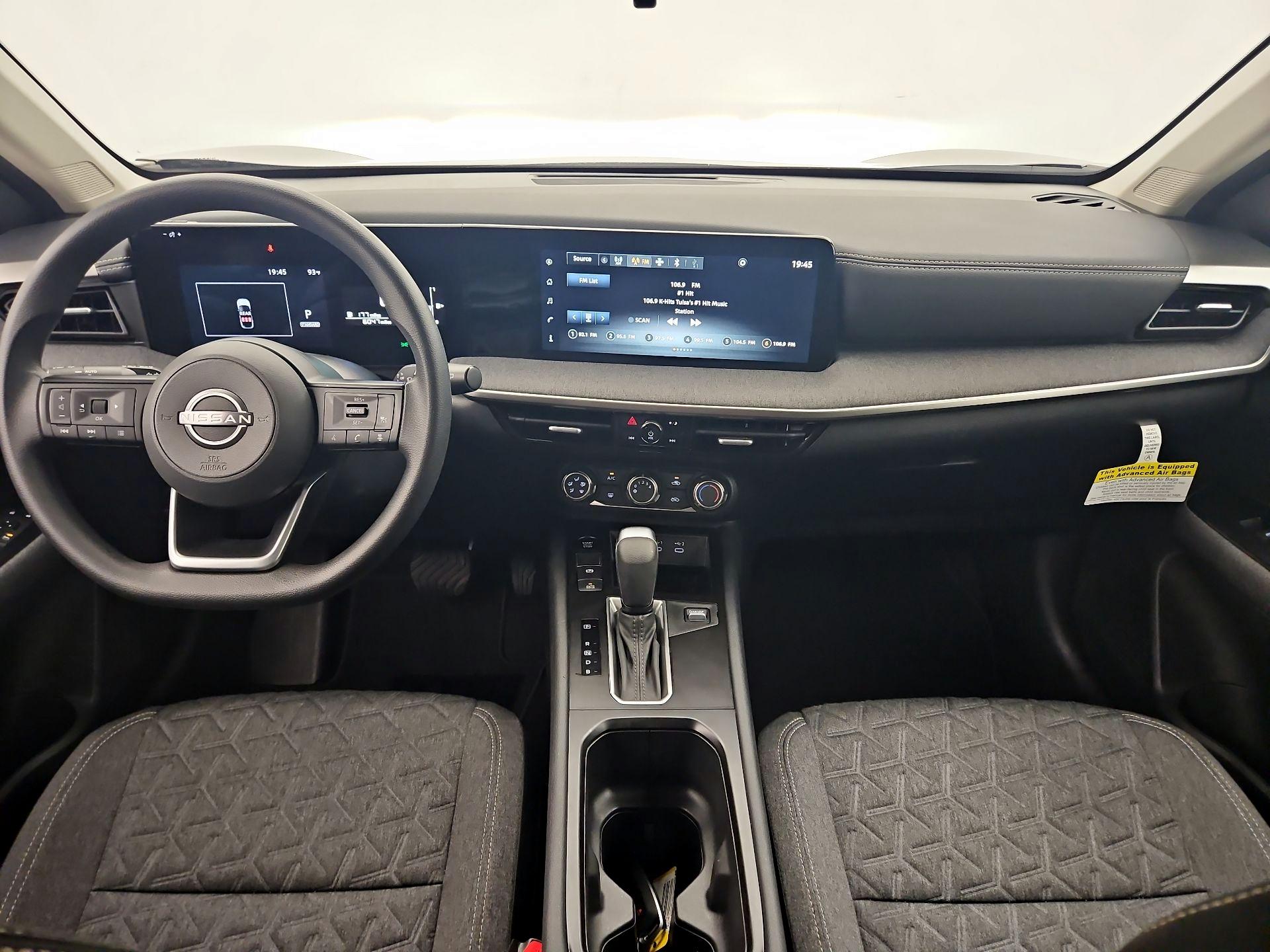 Thumbnail: 2025 Nissan Kicks - 9