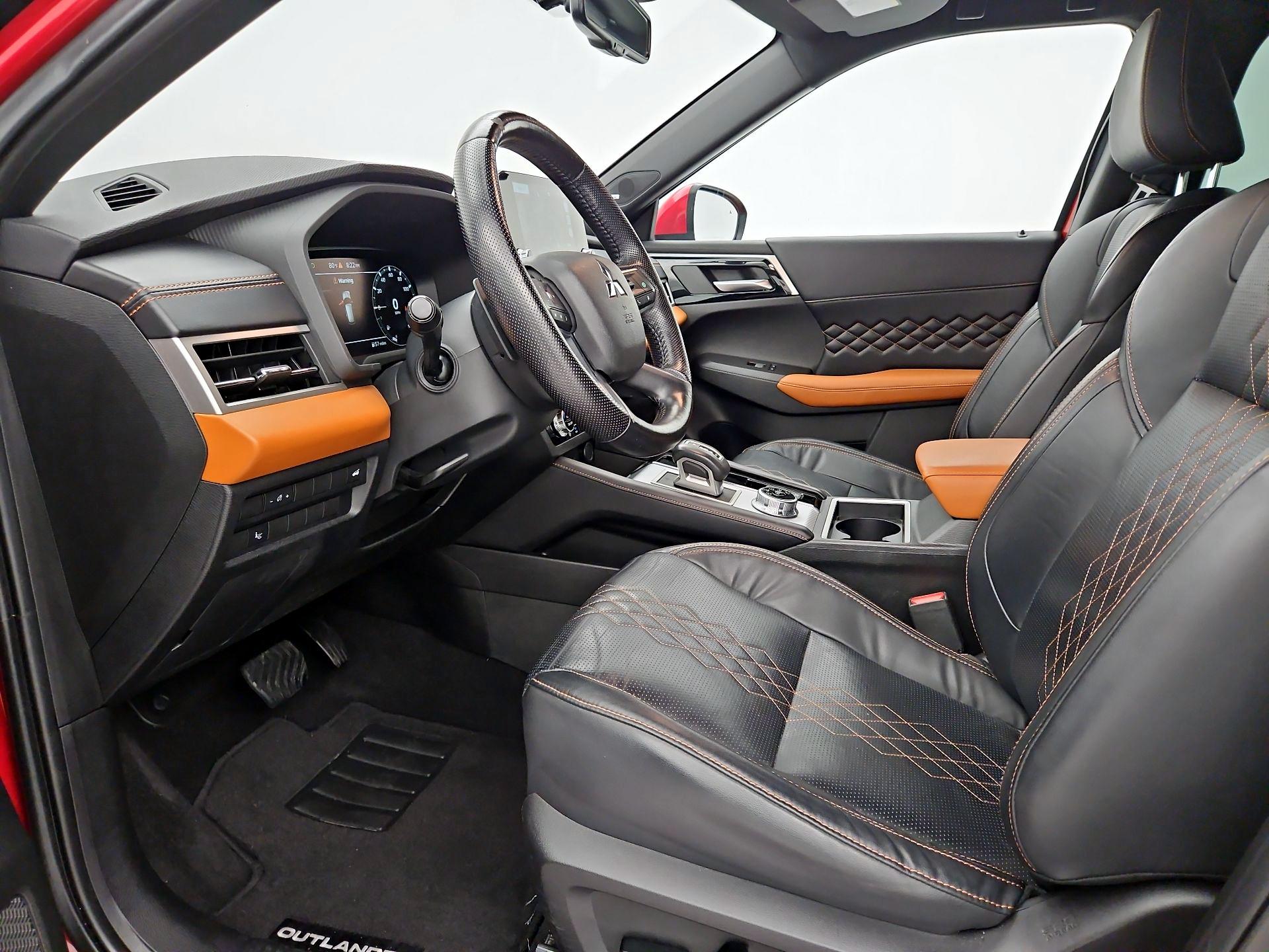 Thumbnail: 2022 Mitsubishi Outlander - 11