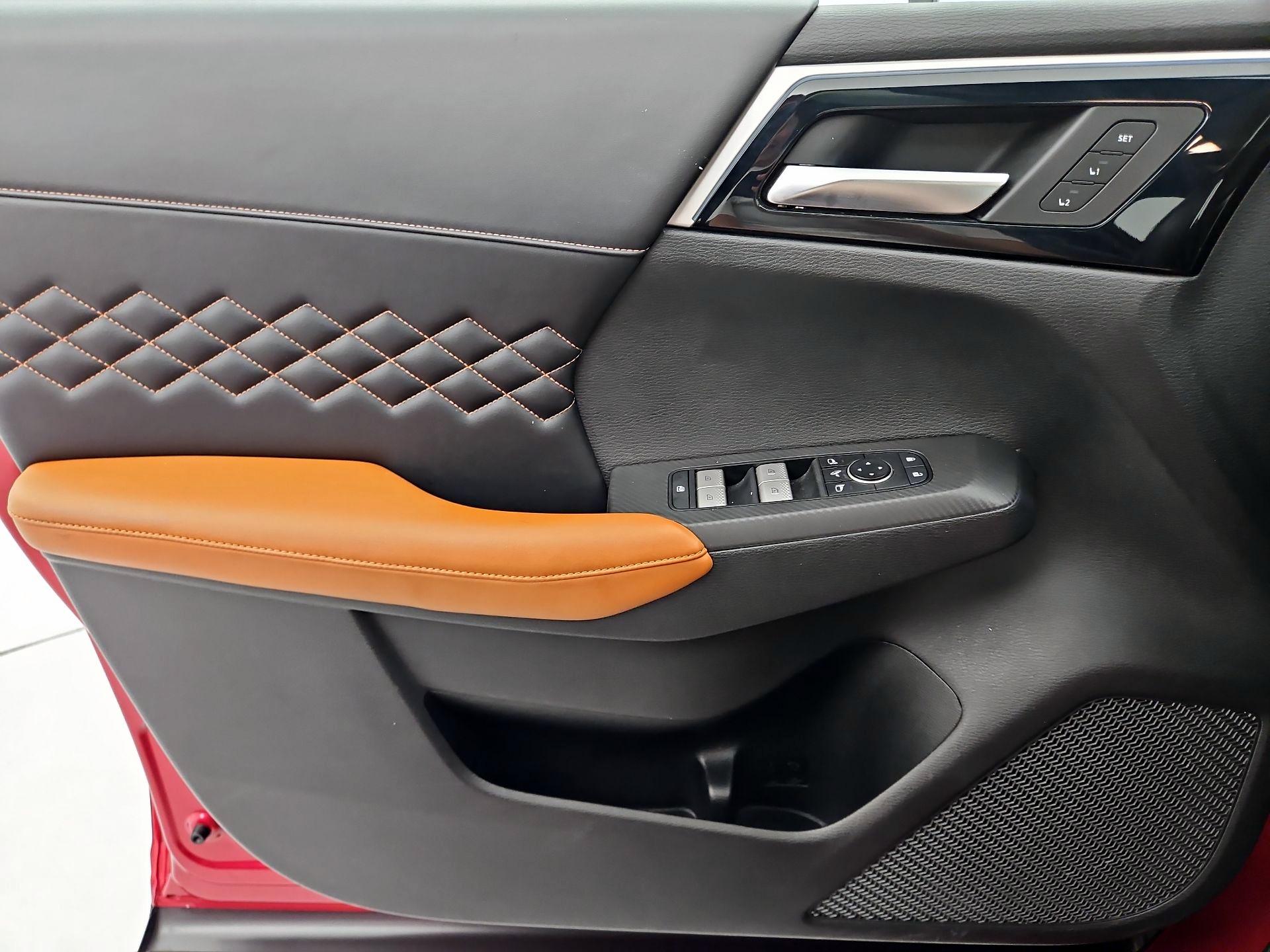 Thumbnail: 2022 Mitsubishi Outlander - 12