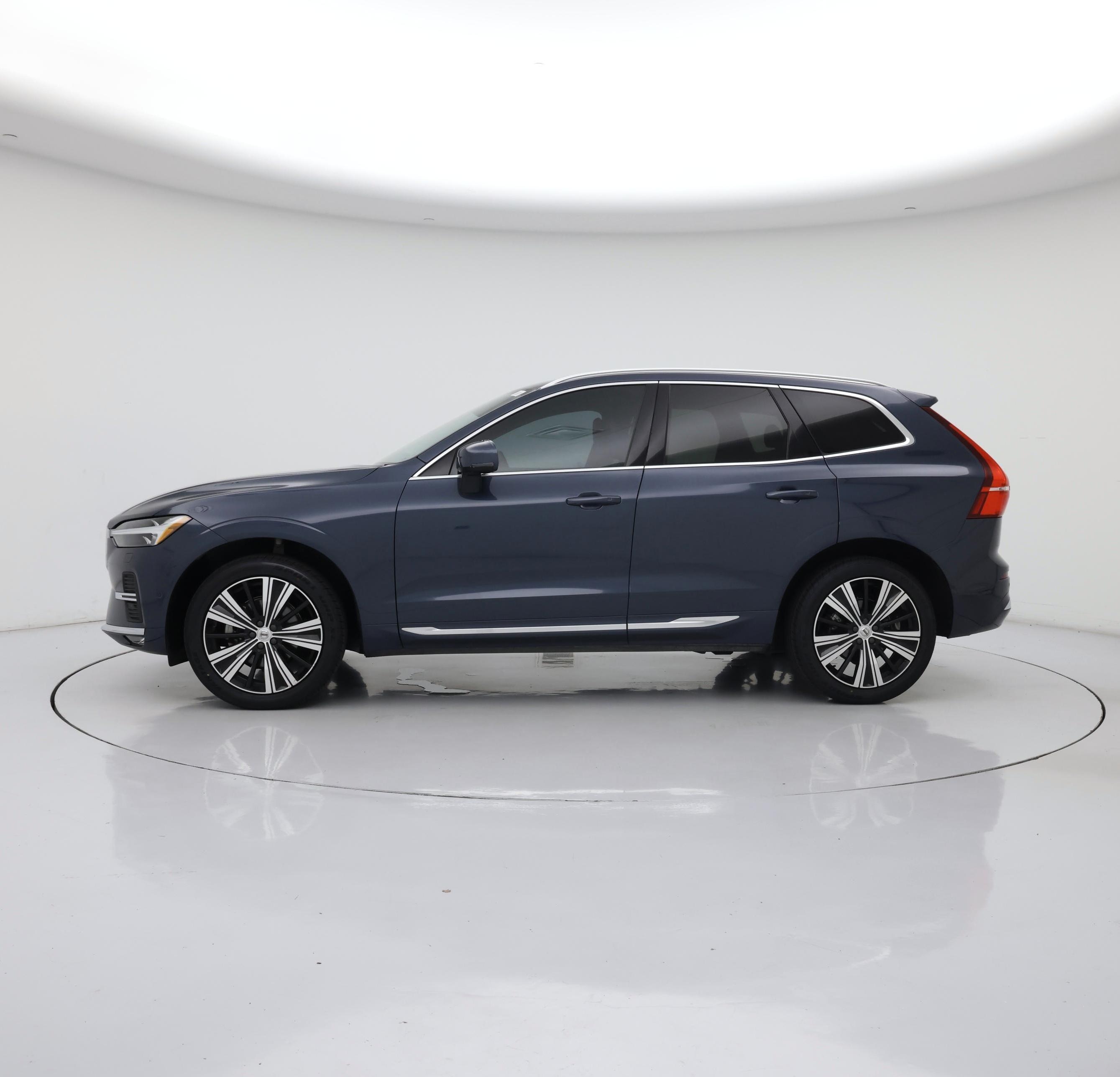 Thumbnail: 2023 Volvo XC60 - 3