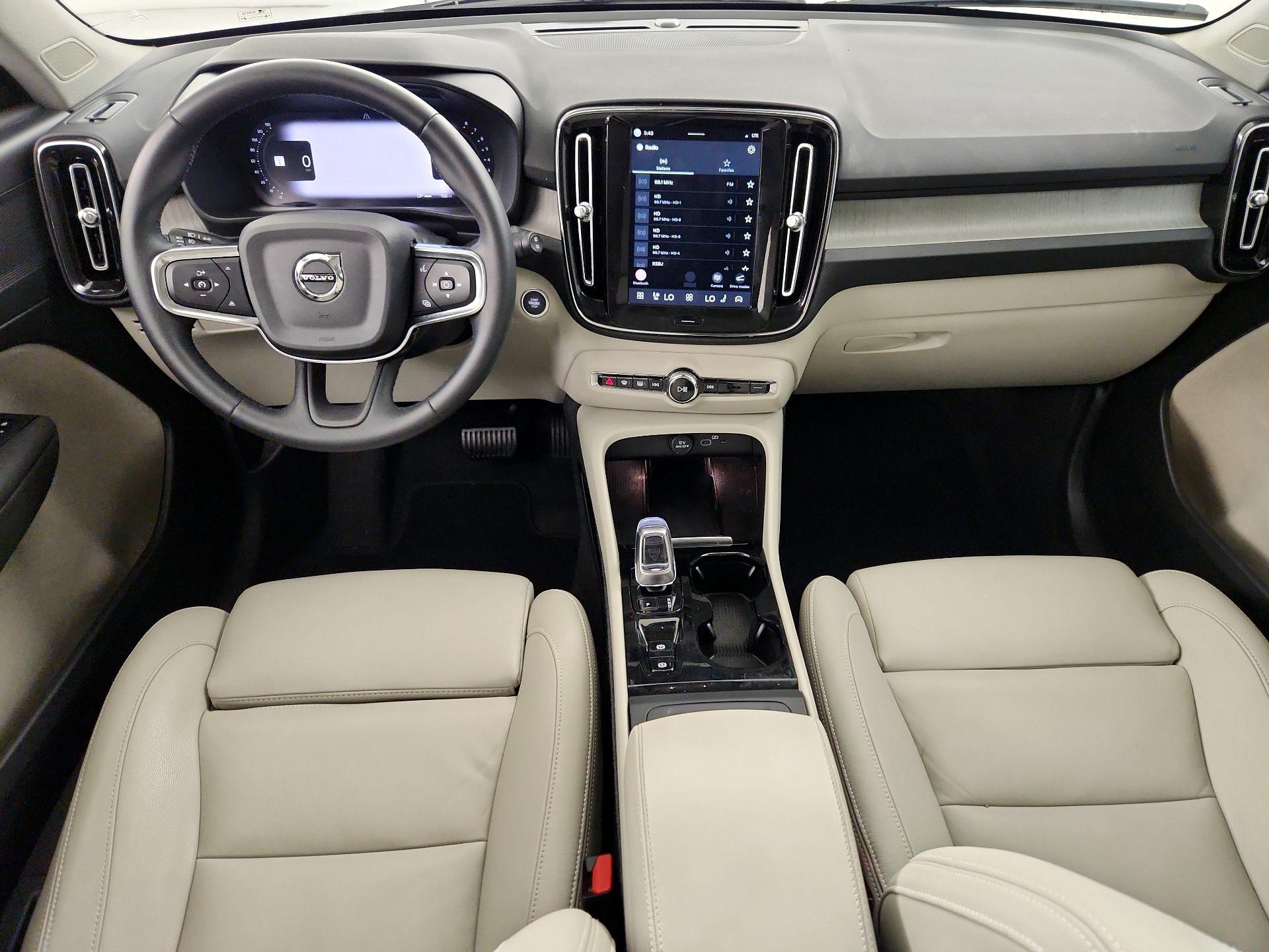 Thumbnail: 2024 Volvo XC40 - 9