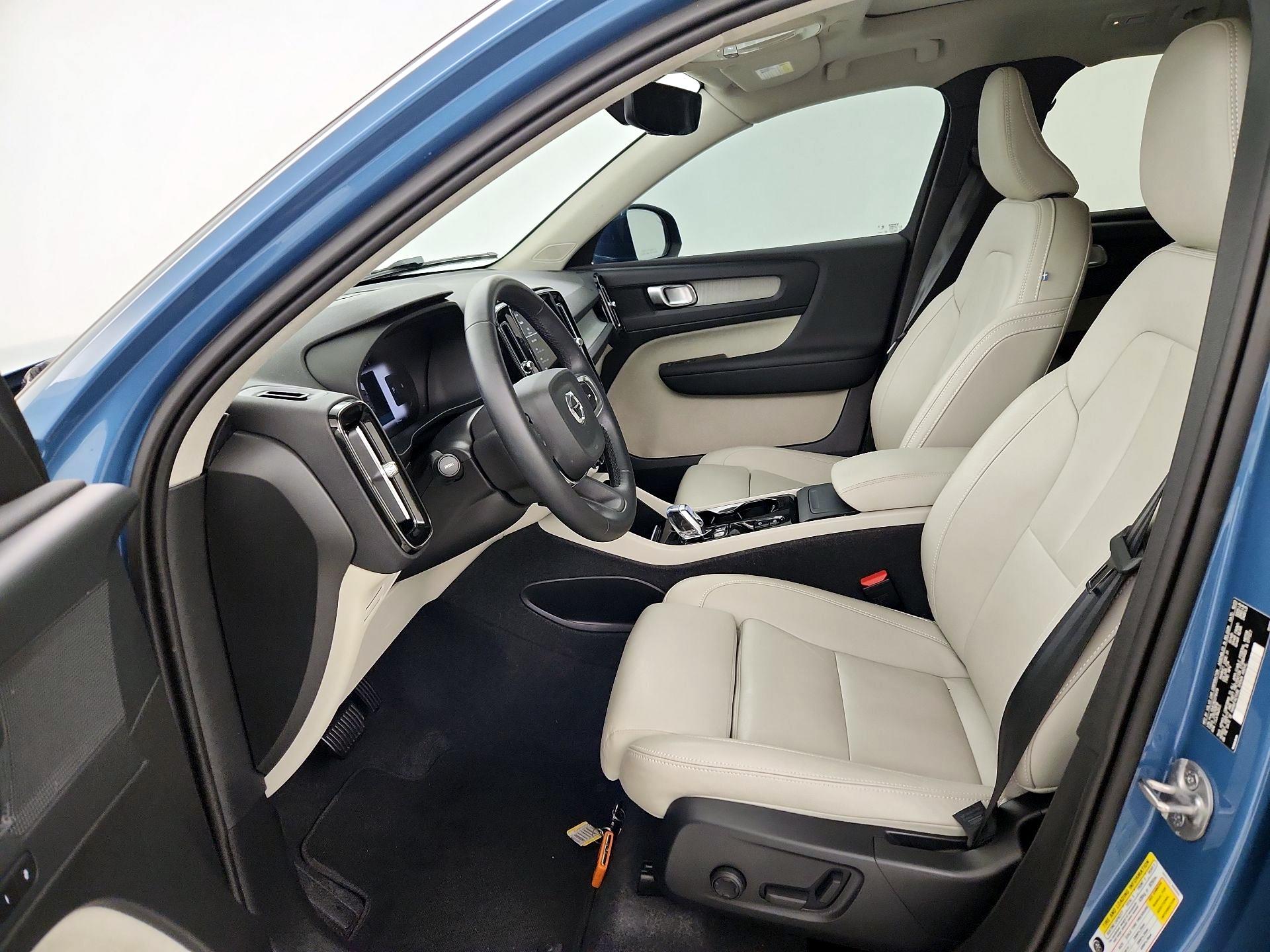 Thumbnail: 2024 Volvo XC40 - 11