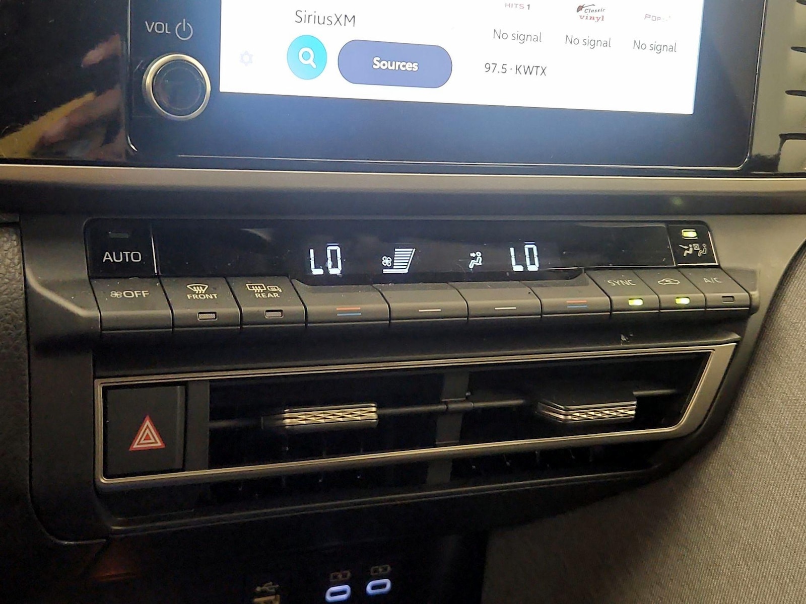 2025 Toyota Camry LE, photo 18