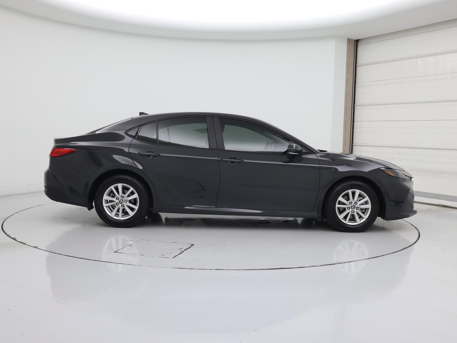 2025 Toyota Camry LE, photo 8
