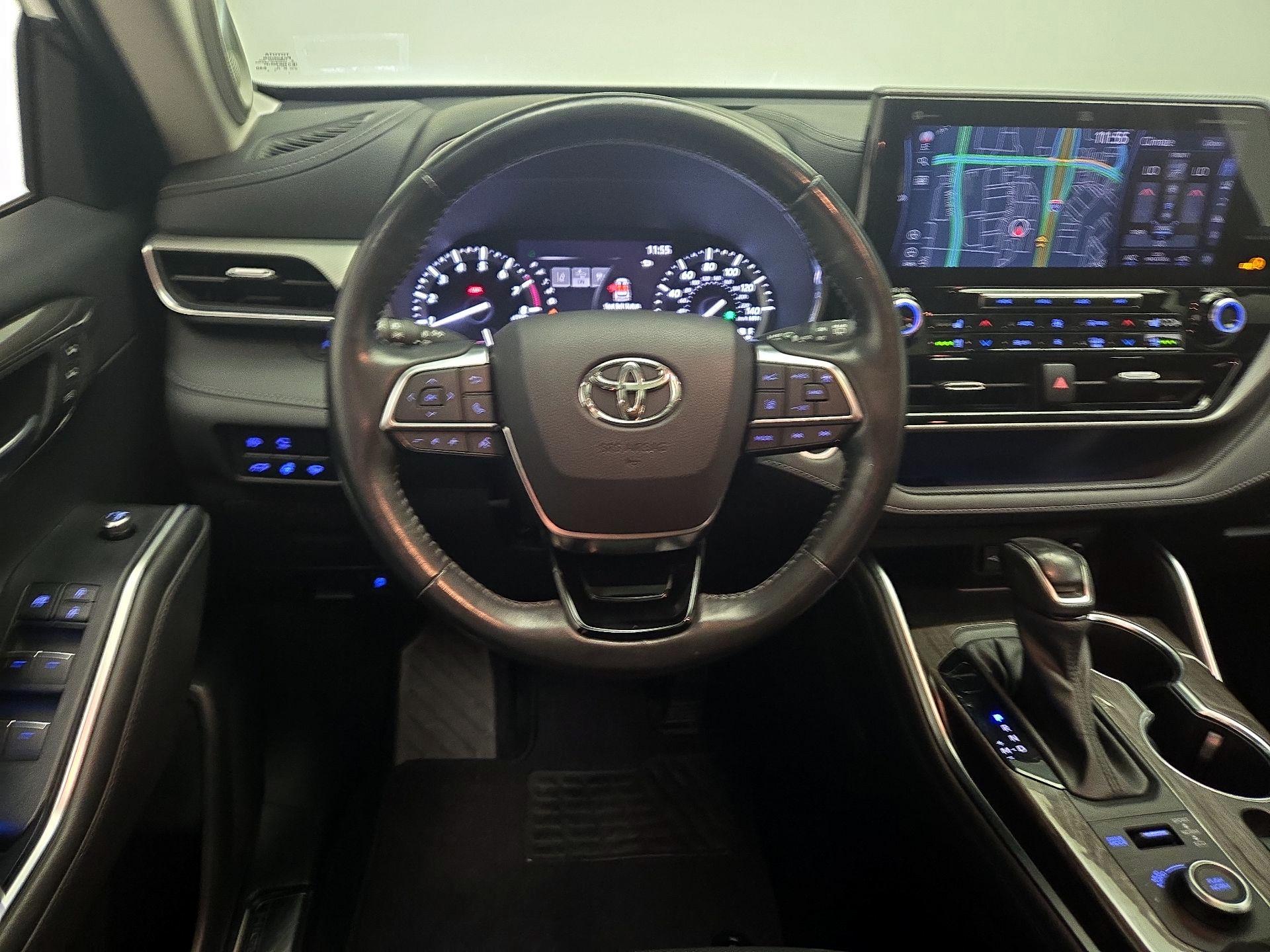 Thumbnail: 2021 Toyota Highlander - 10