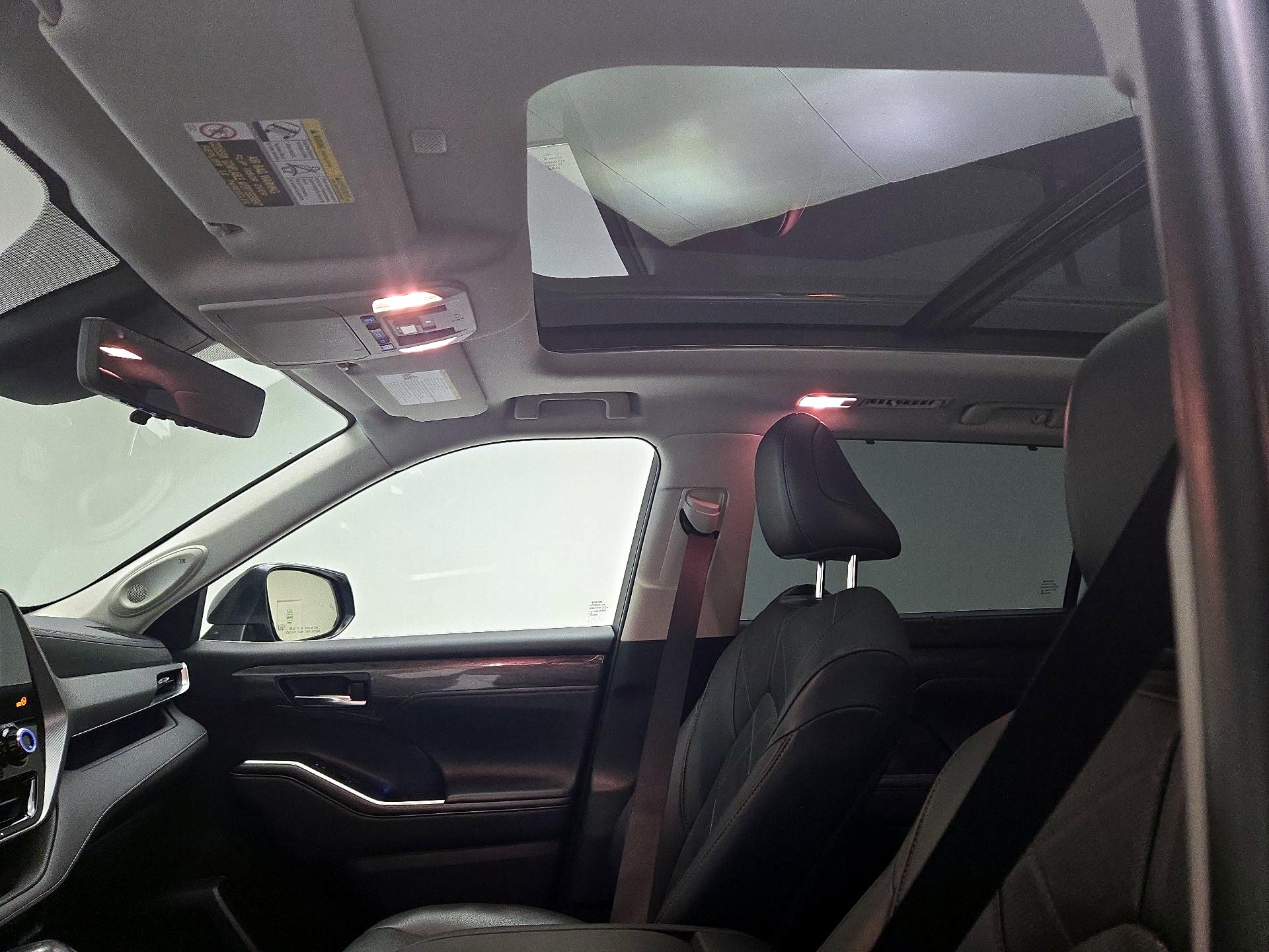 Thumbnail: 2021 Toyota Highlander - 20