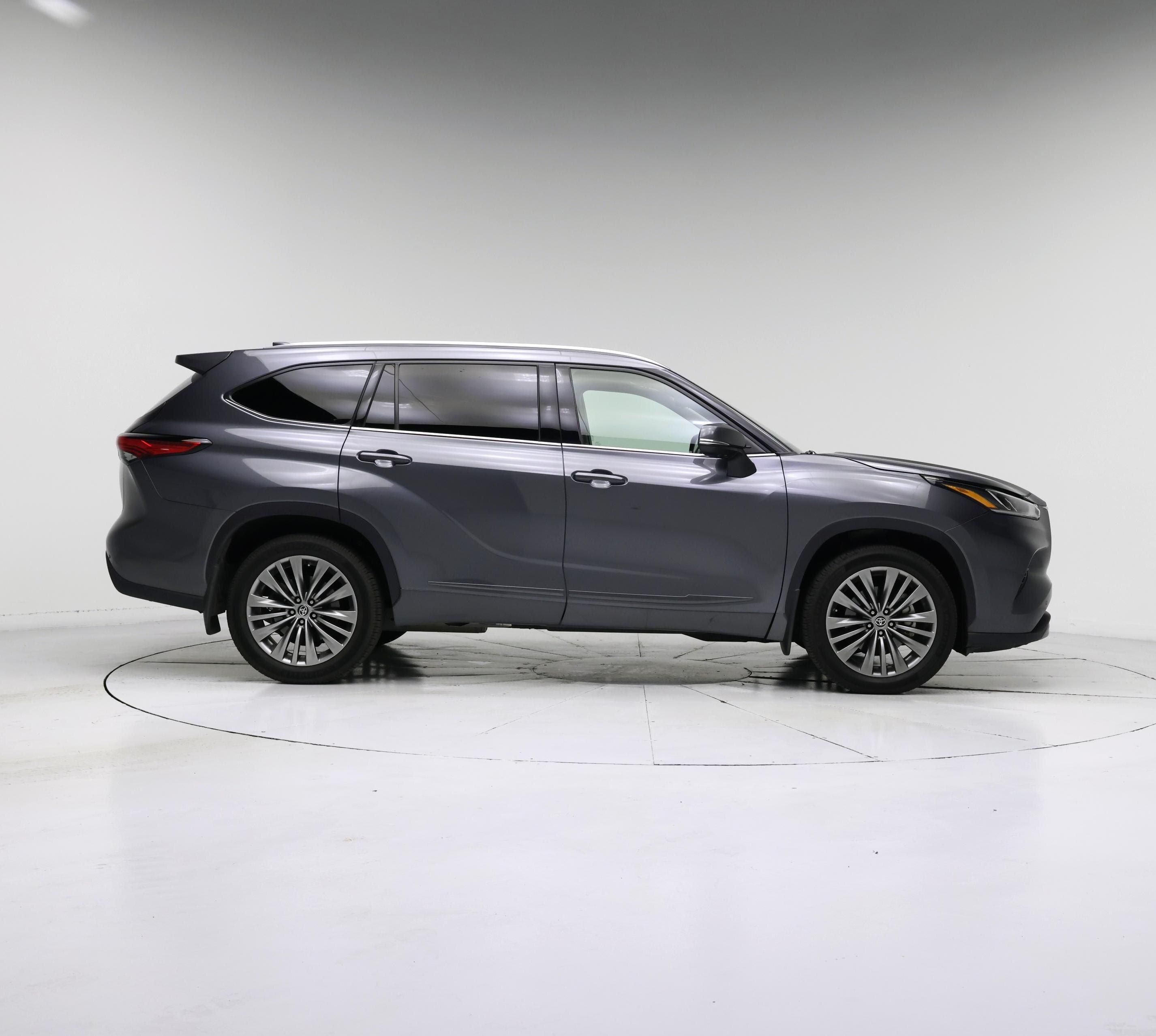 Thumbnail: 2021 Toyota Highlander - 7