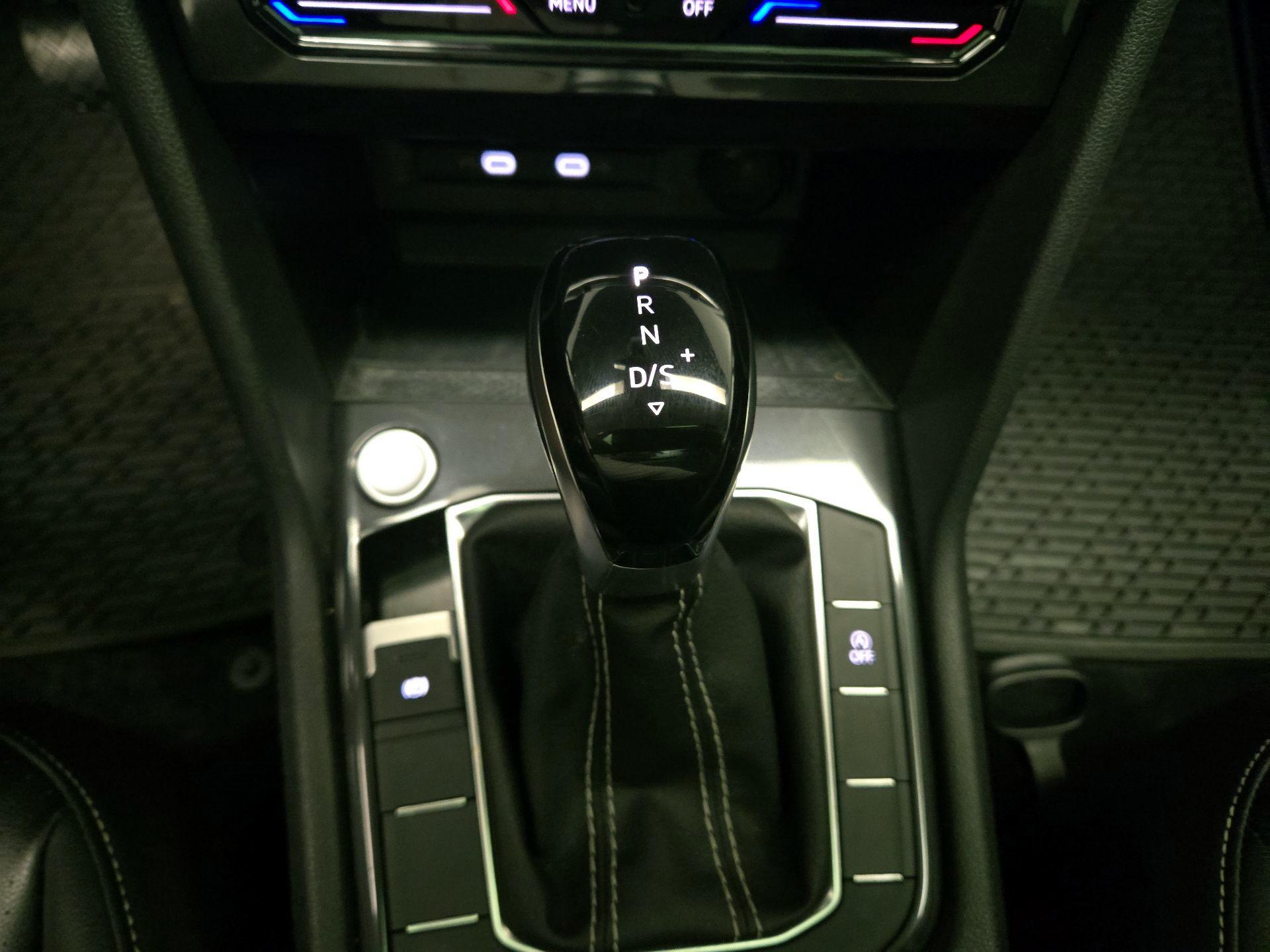 Thumbnail: 2024 Volkswagen Tiguan - 17