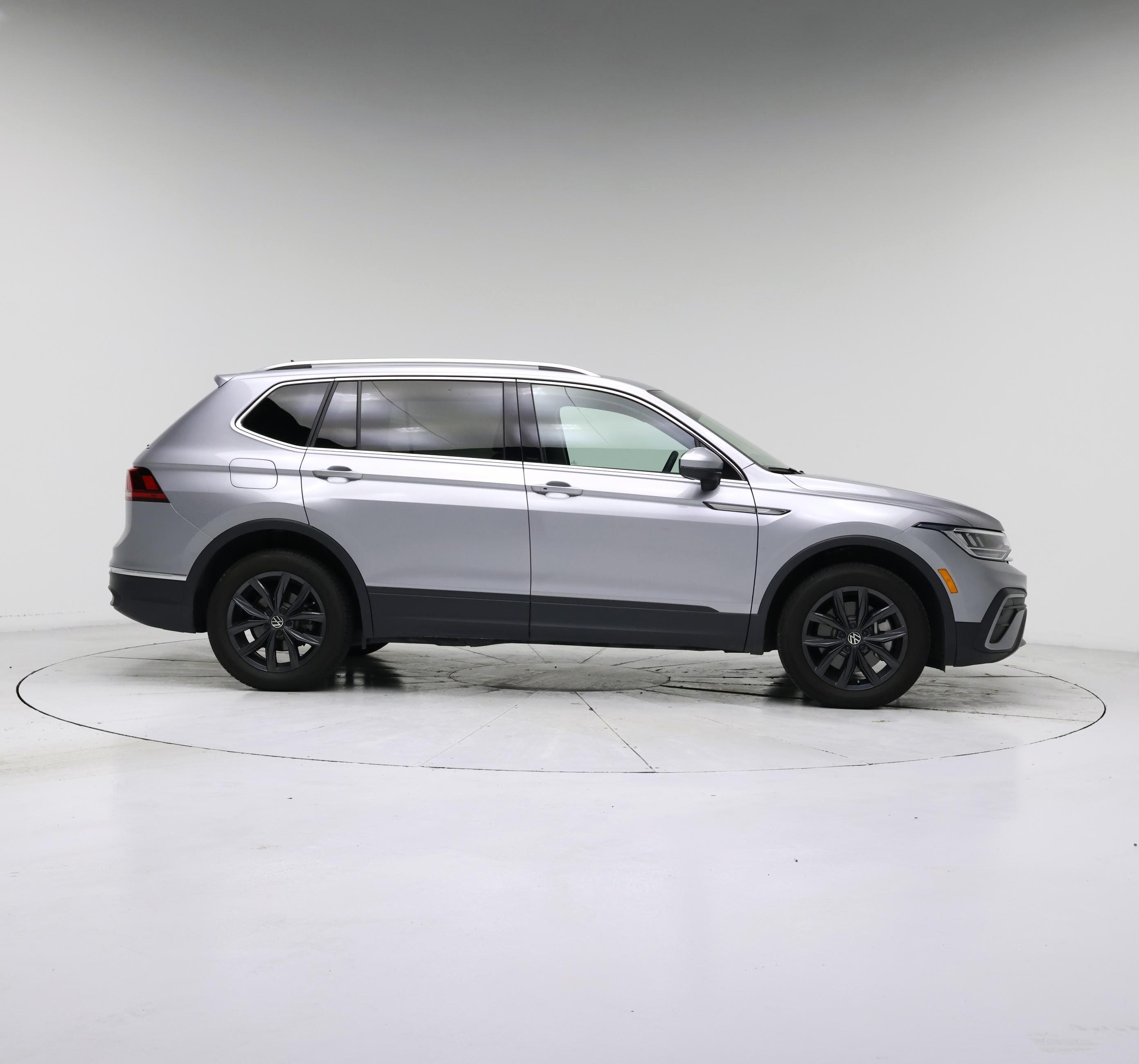 Thumbnail: 2024 Volkswagen Tiguan - 7