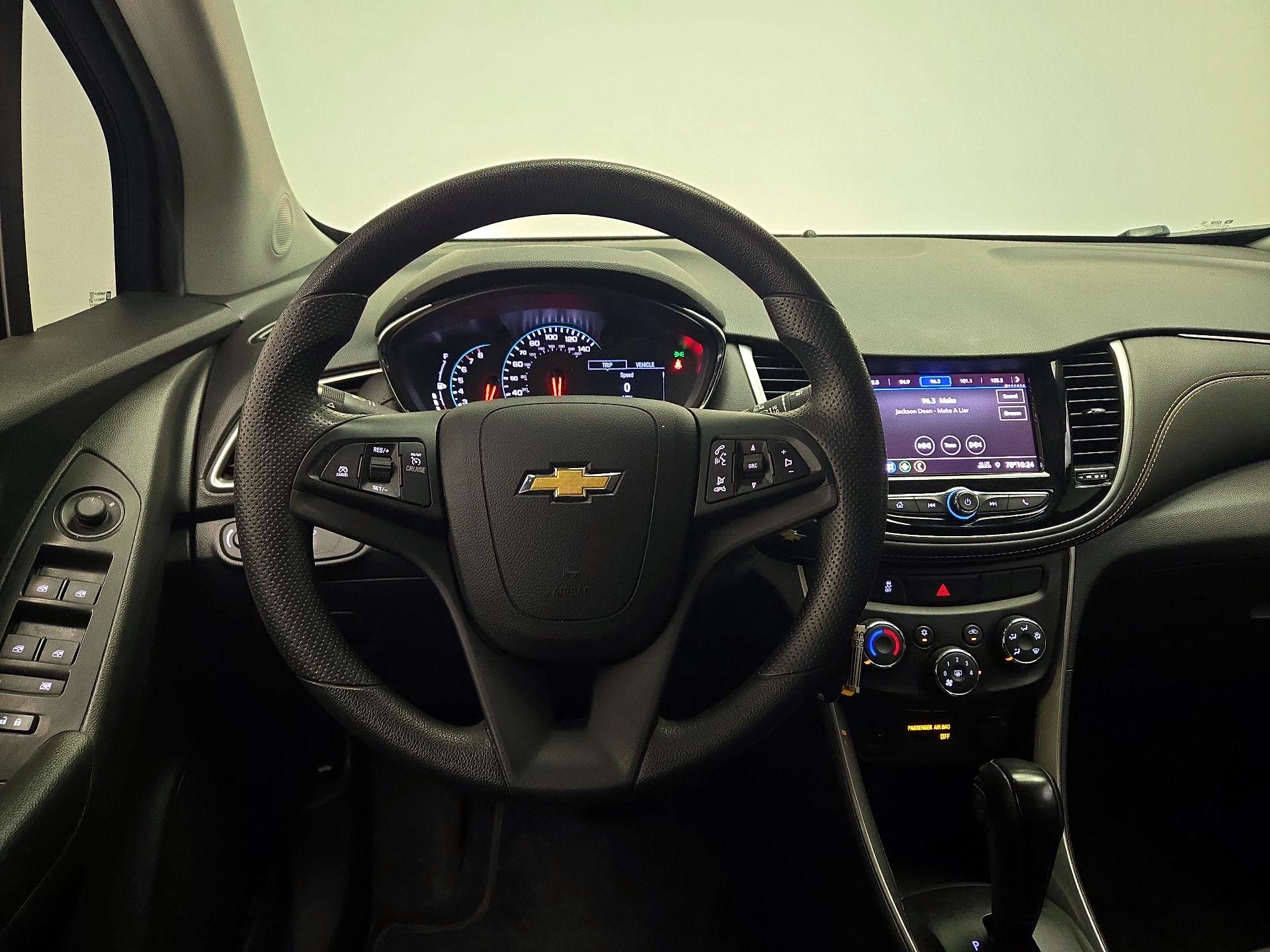 Thumbnail: 2021 Chevrolet Trax - 10