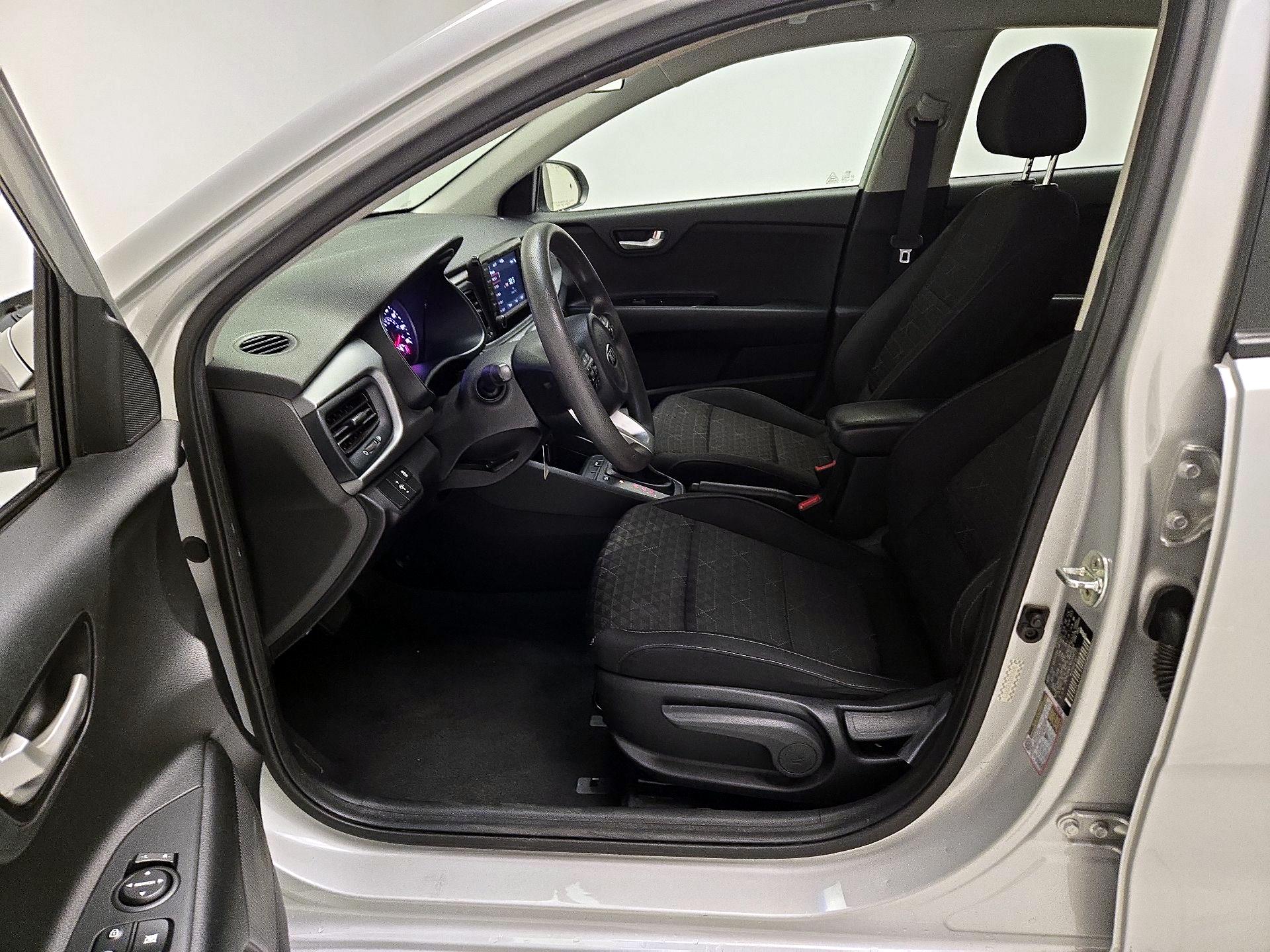 Thumbnail: 2019 Kia Rio - 11