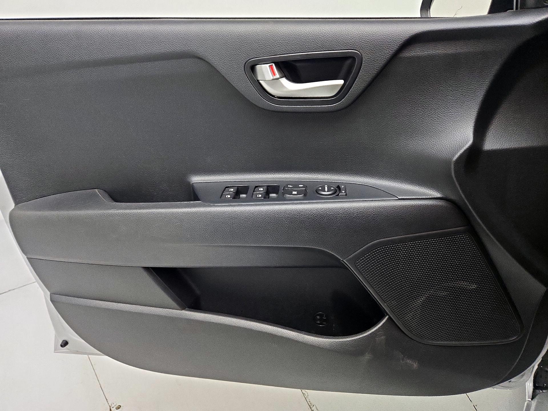 Thumbnail: 2019 Kia Rio - 12