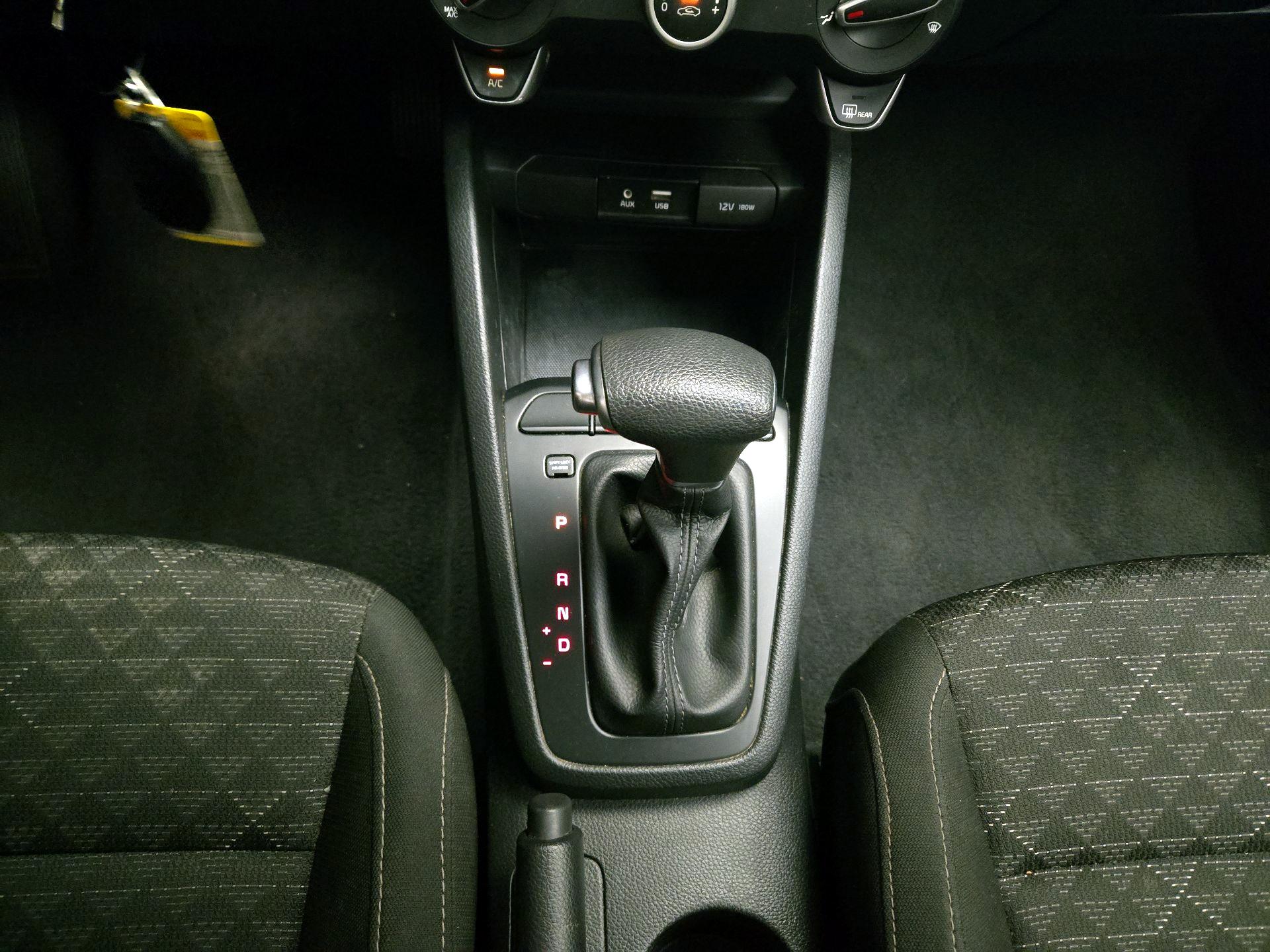 Thumbnail: 2019 Kia Rio - 17