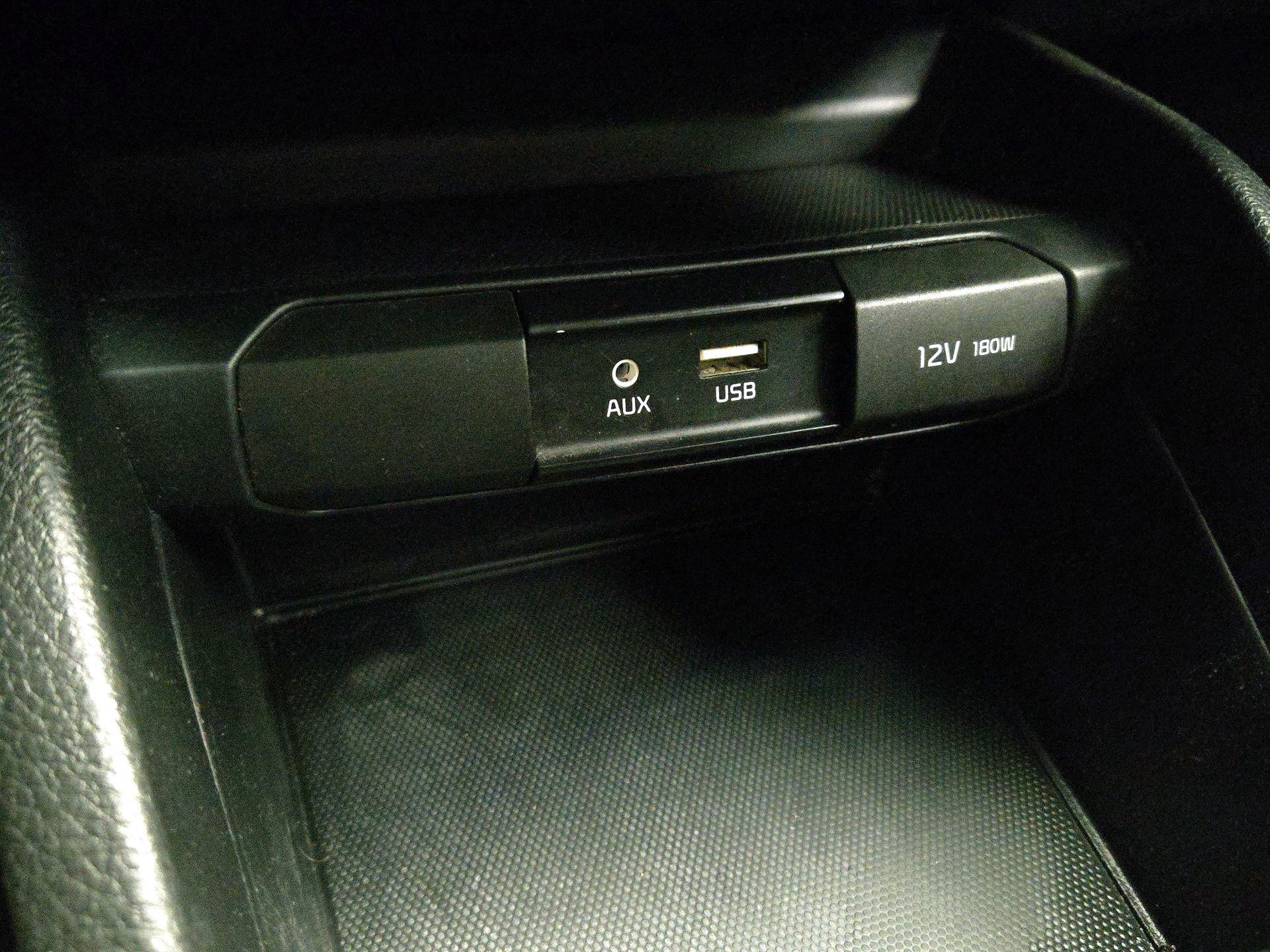 Thumbnail: 2019 Kia Rio - 18