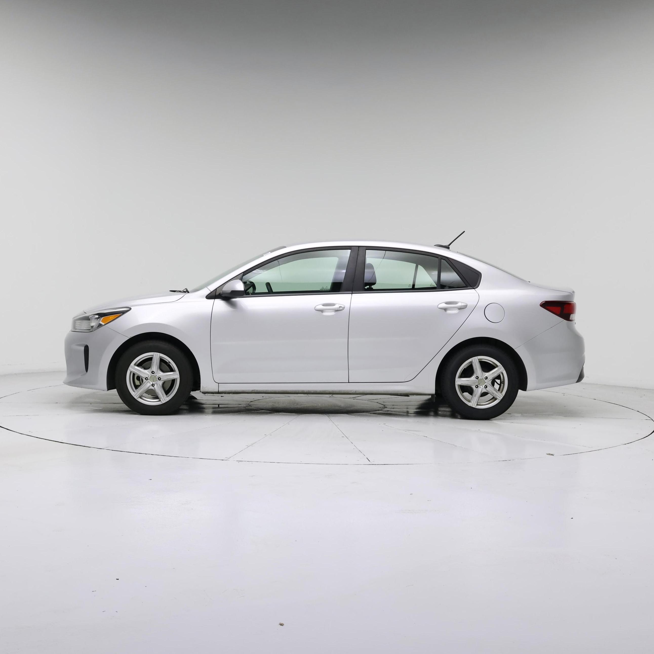 Thumbnail: 2019 Kia Rio - 3