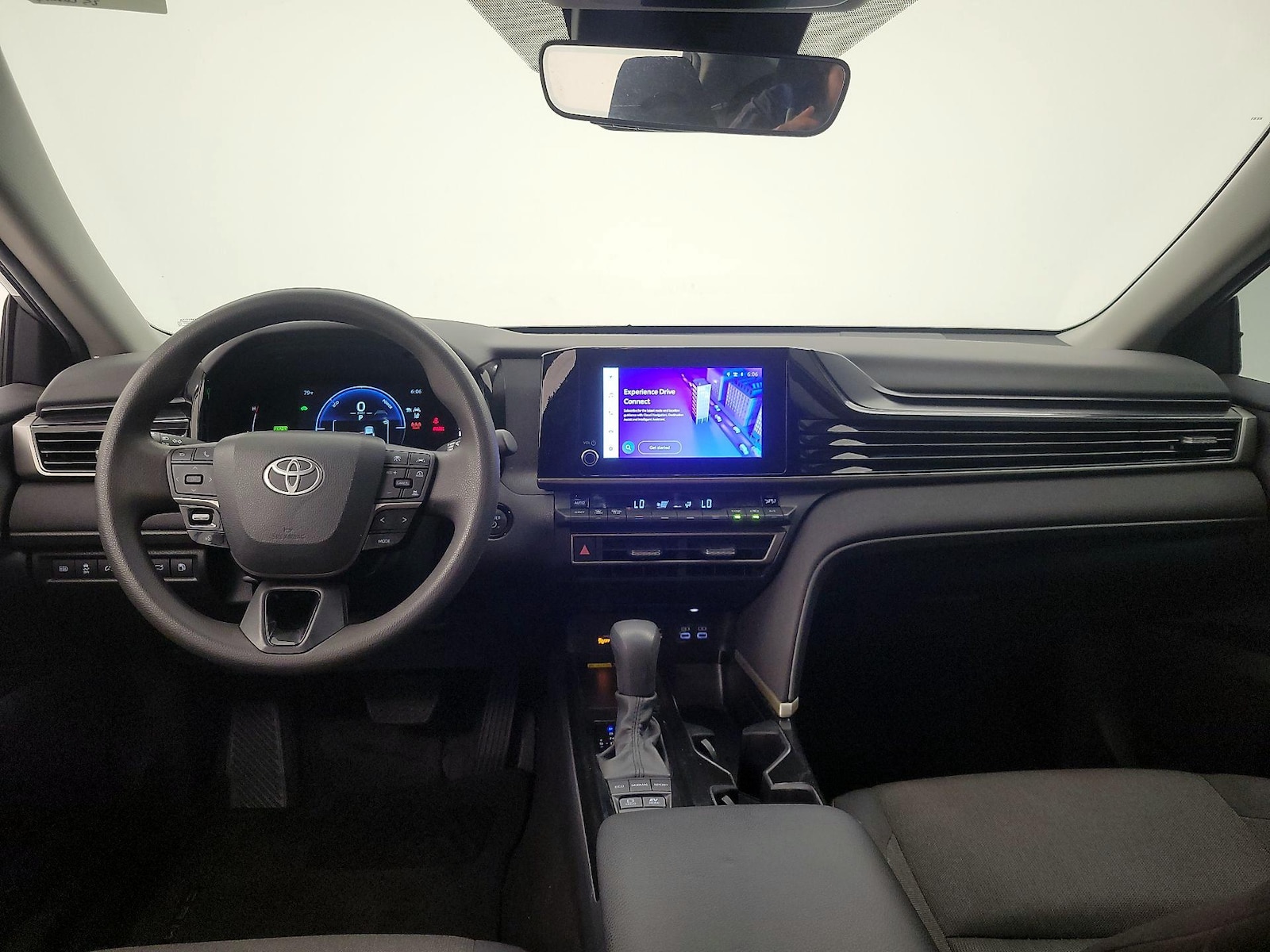 2025 Toyota Camry LE - Photo 10