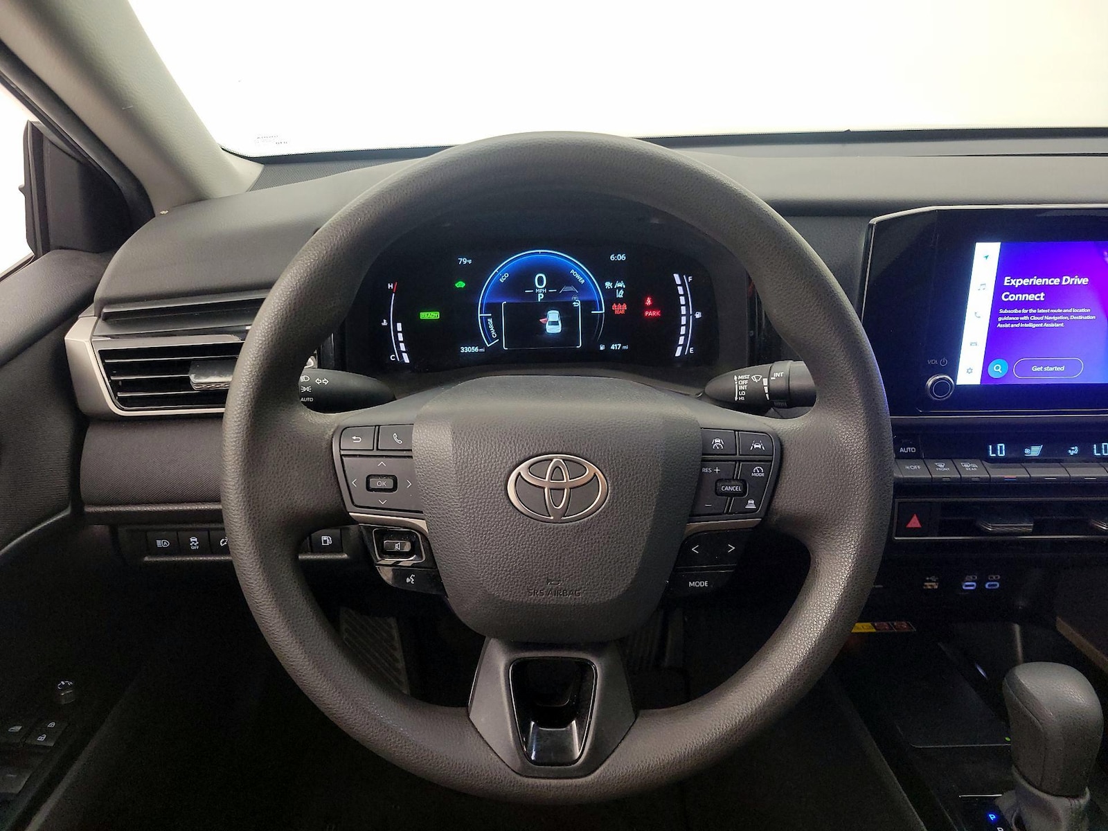 2025 Toyota Camry LE - Photo 11