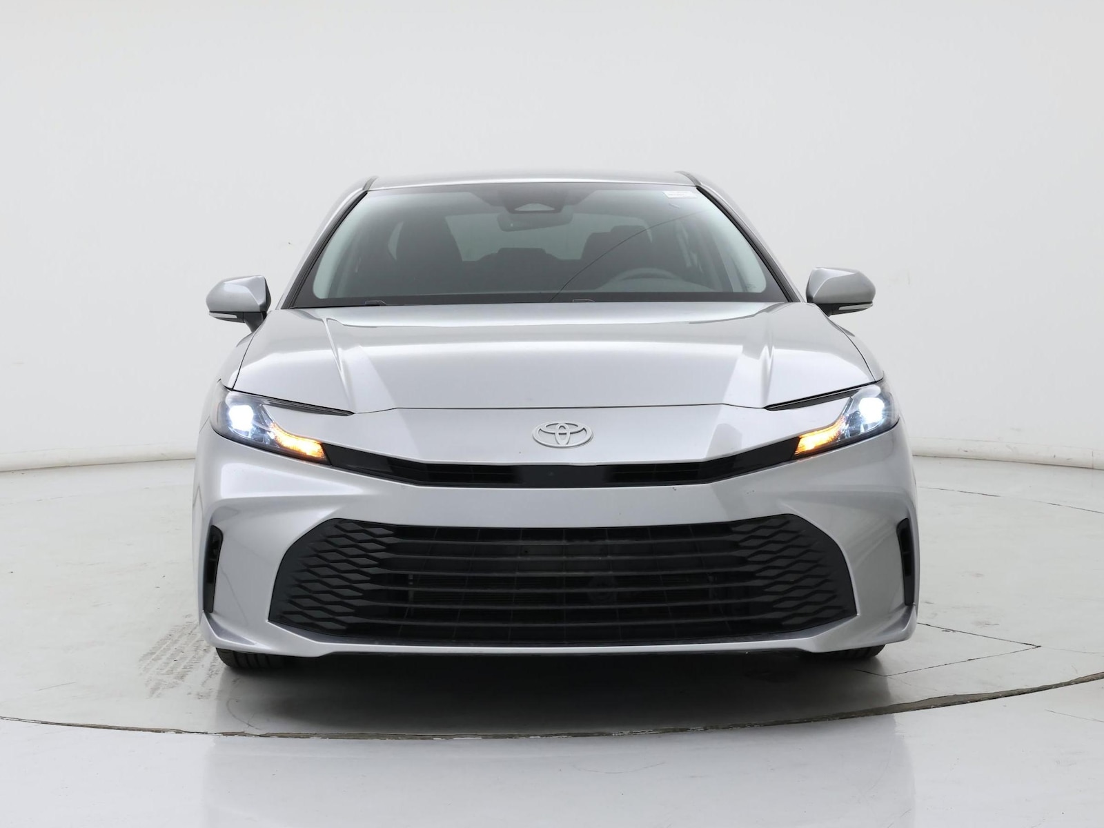 2025 Toyota Camry LE - Photo 6