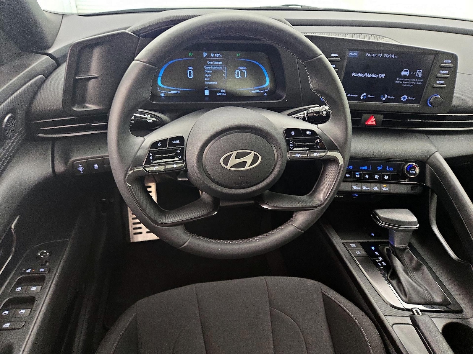 2025 Hyundai Elantra SEL - Photo 11