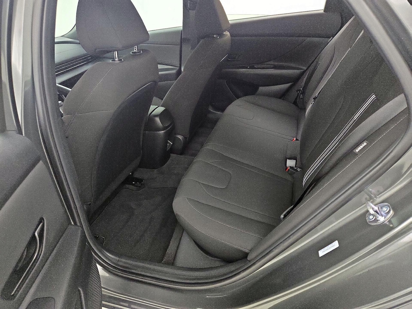 2025 Hyundai Elantra SEL - Photo 20