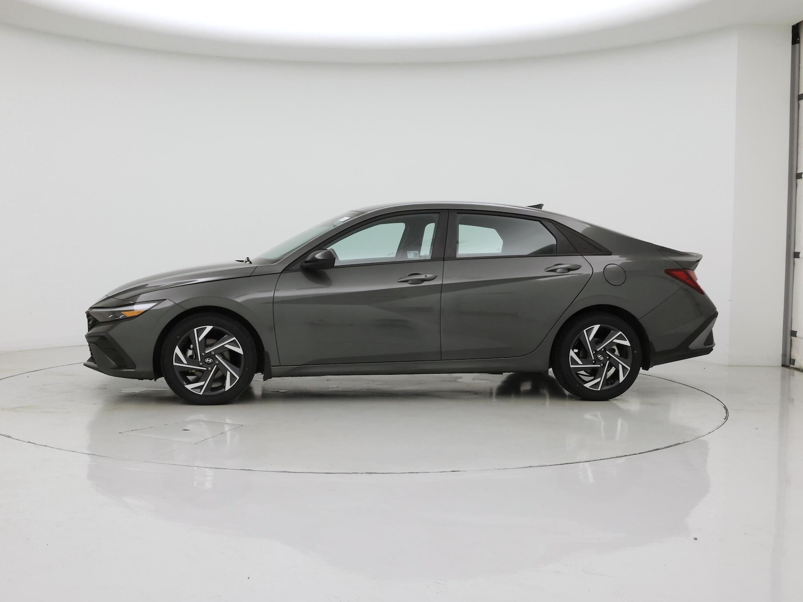 2025 Hyundai Elantra SEL - Photo 4